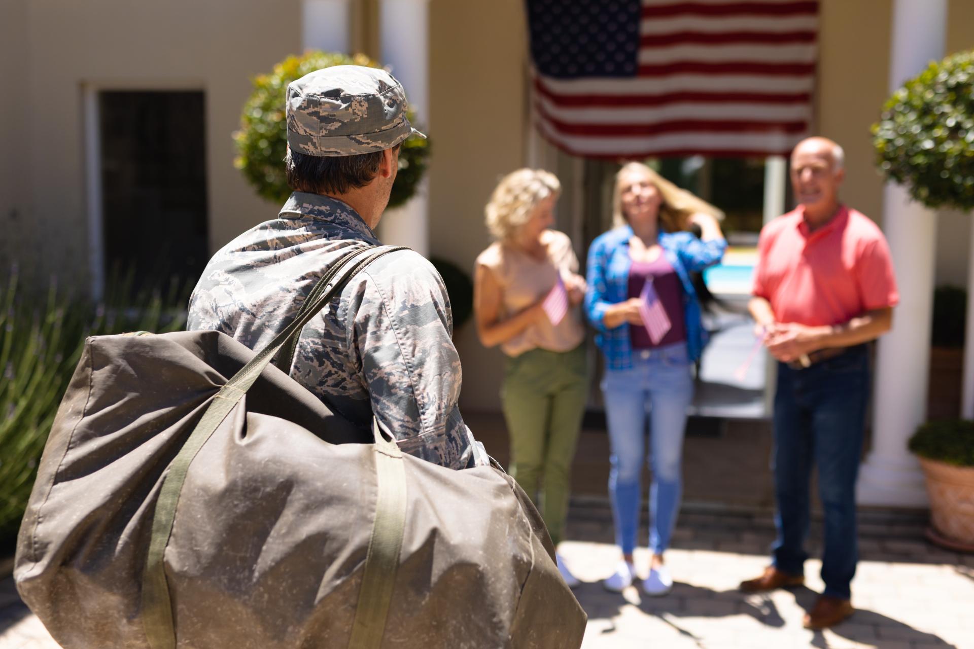 Jak wyglądają zwolnienia od pracy żołnierza w związku ze służbą wojskową?