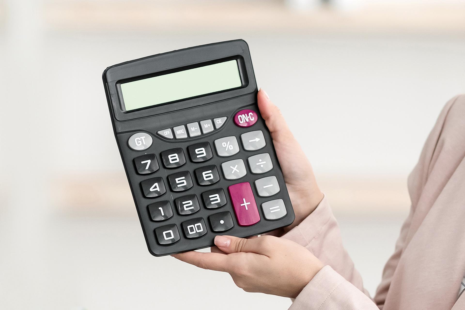 Przejście z wynagrodzenia stałego na wynagrodzenie akordowe a podstawa świadczenia chorobowego