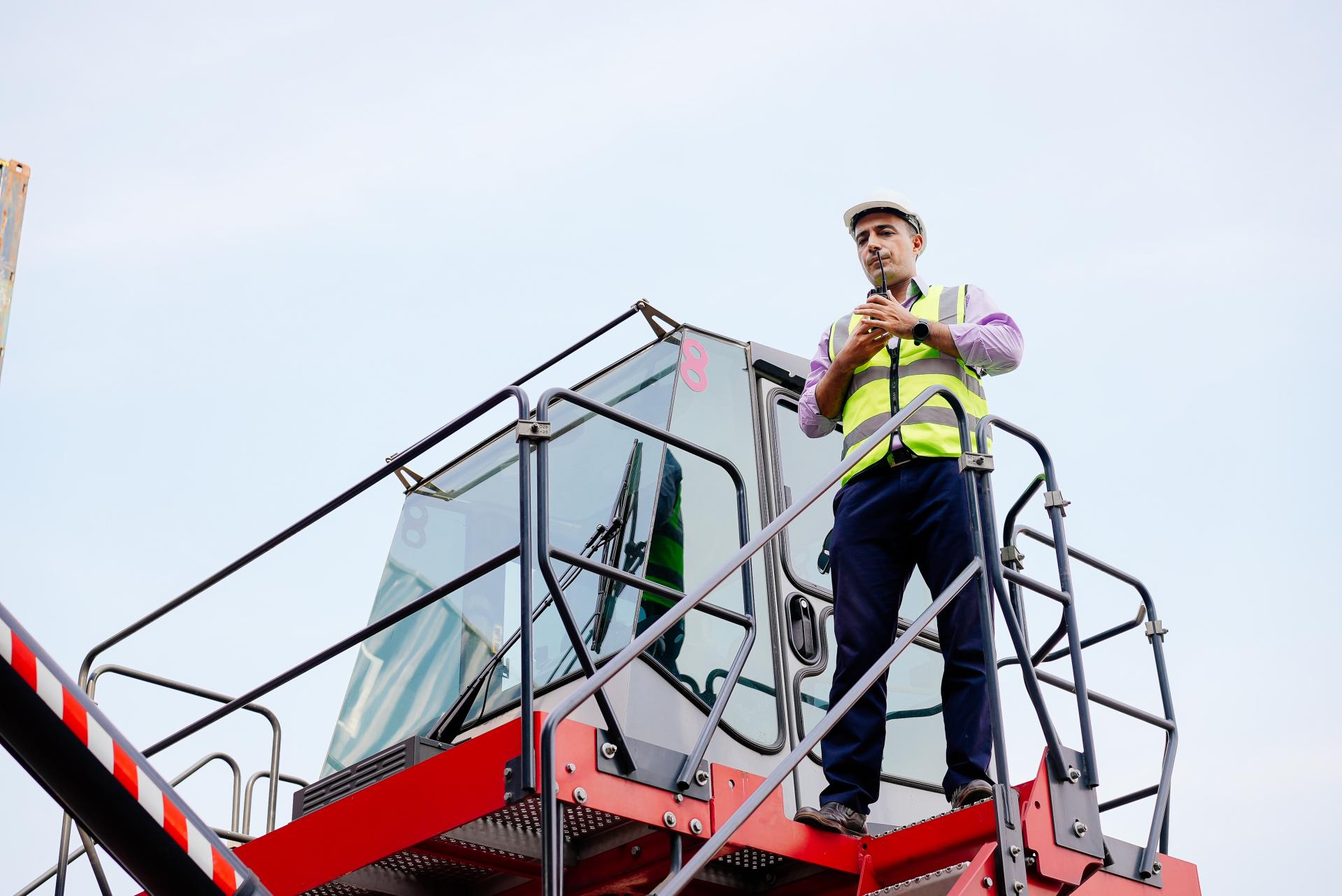 Czy sygnalista może zgłaszać naruszenia regulacji wewnętrznych danego podmiotu?