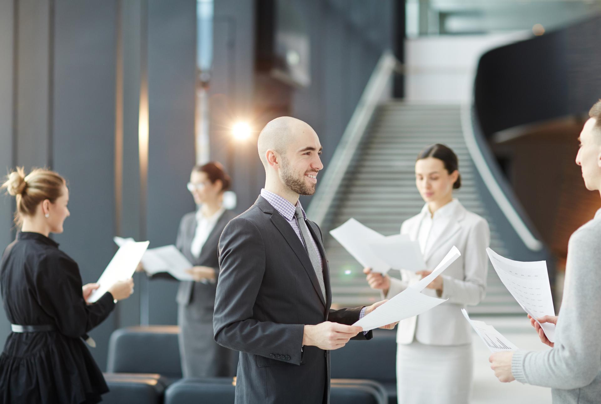 Jakie informacje aktualnie pracodawca powinien przekazać przy zatrudnianiu pracownikowi? (m.in. procedura zgłoszeń wewnętrznych)