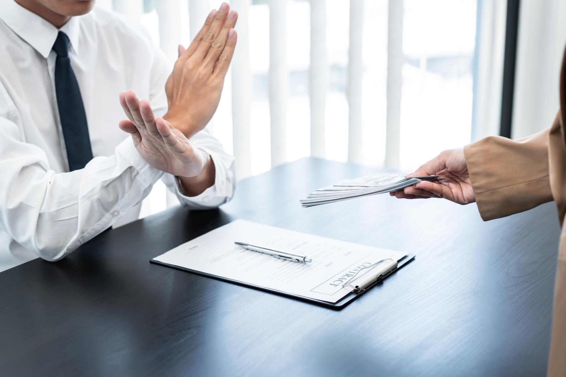 Odszkodowanie na zasadach ogólnych - czy strony mogą w umowie wyłączyć możliwość jego dochodzenia?