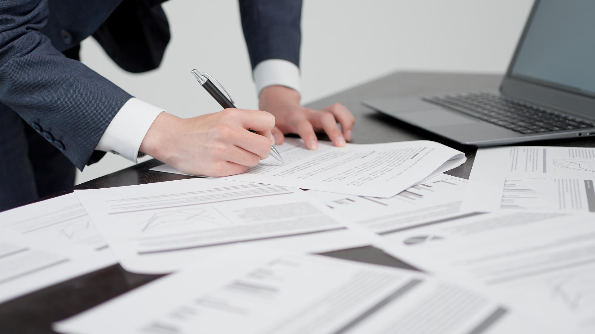 Jak tytułować przelewy do ZUS-u, urzędu skarbowego, kontrahenta, pracowników?