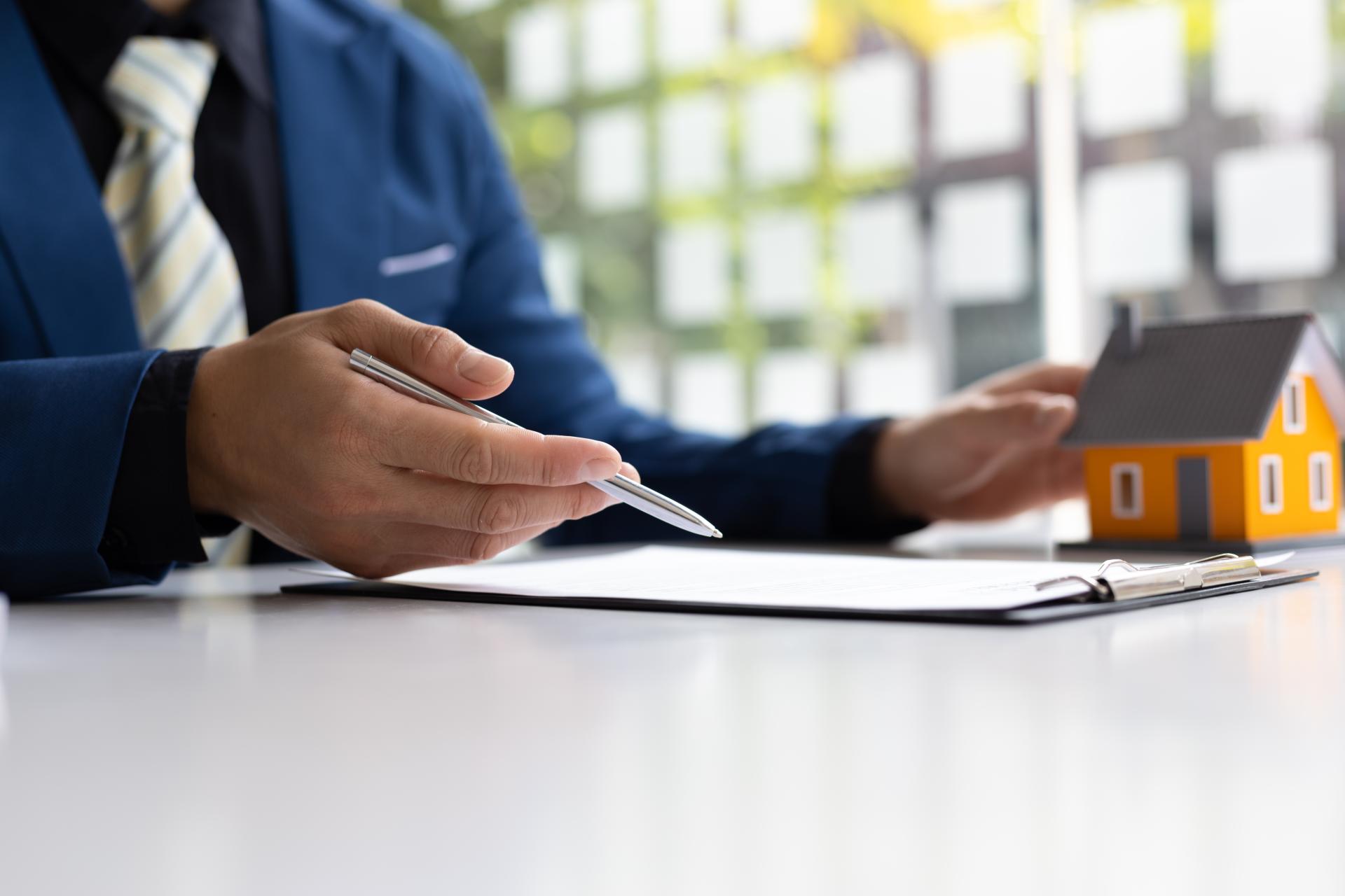 Sprzedaż pożyczki z polisą niezwiązaną z tą pożyczką a agresywna praktyka handlowa