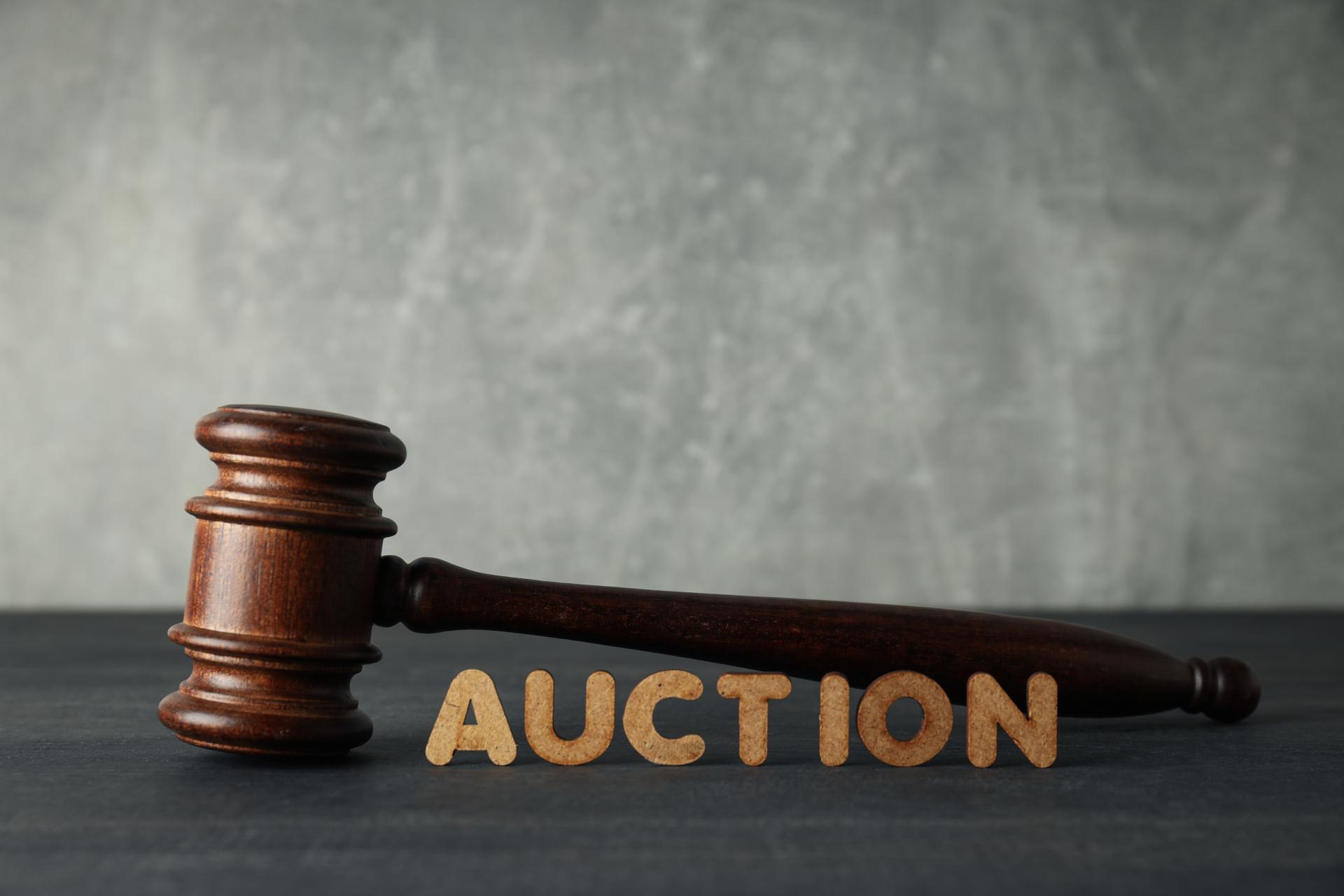 Podstawa opodatkowania PCC przy sprzedaży w licytacji komorniczej