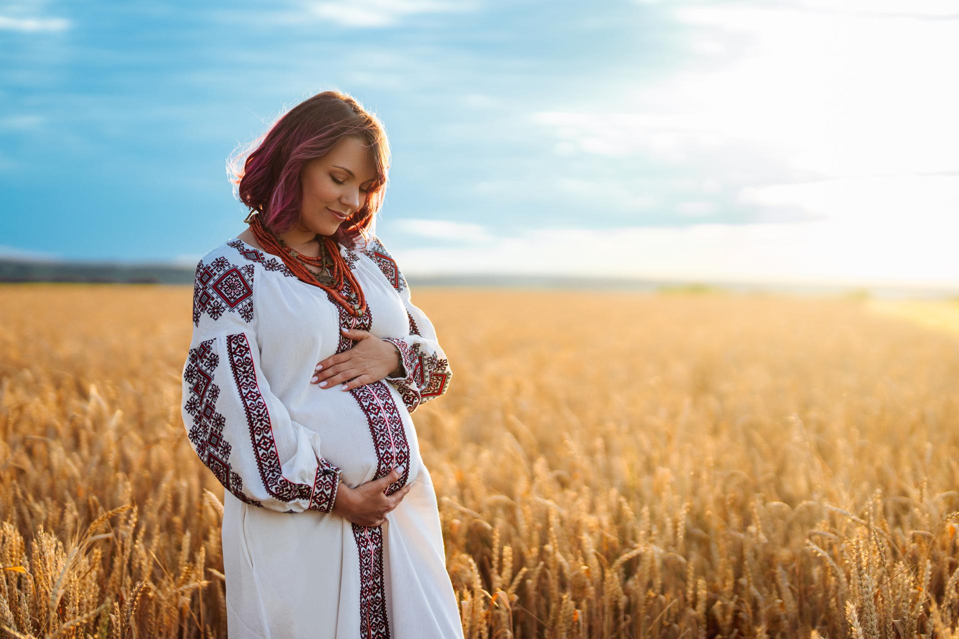 Wysokość zasiłku macierzyńskiego na działalności gospodarczej – pytania, odpowiedzi i wyliczenia