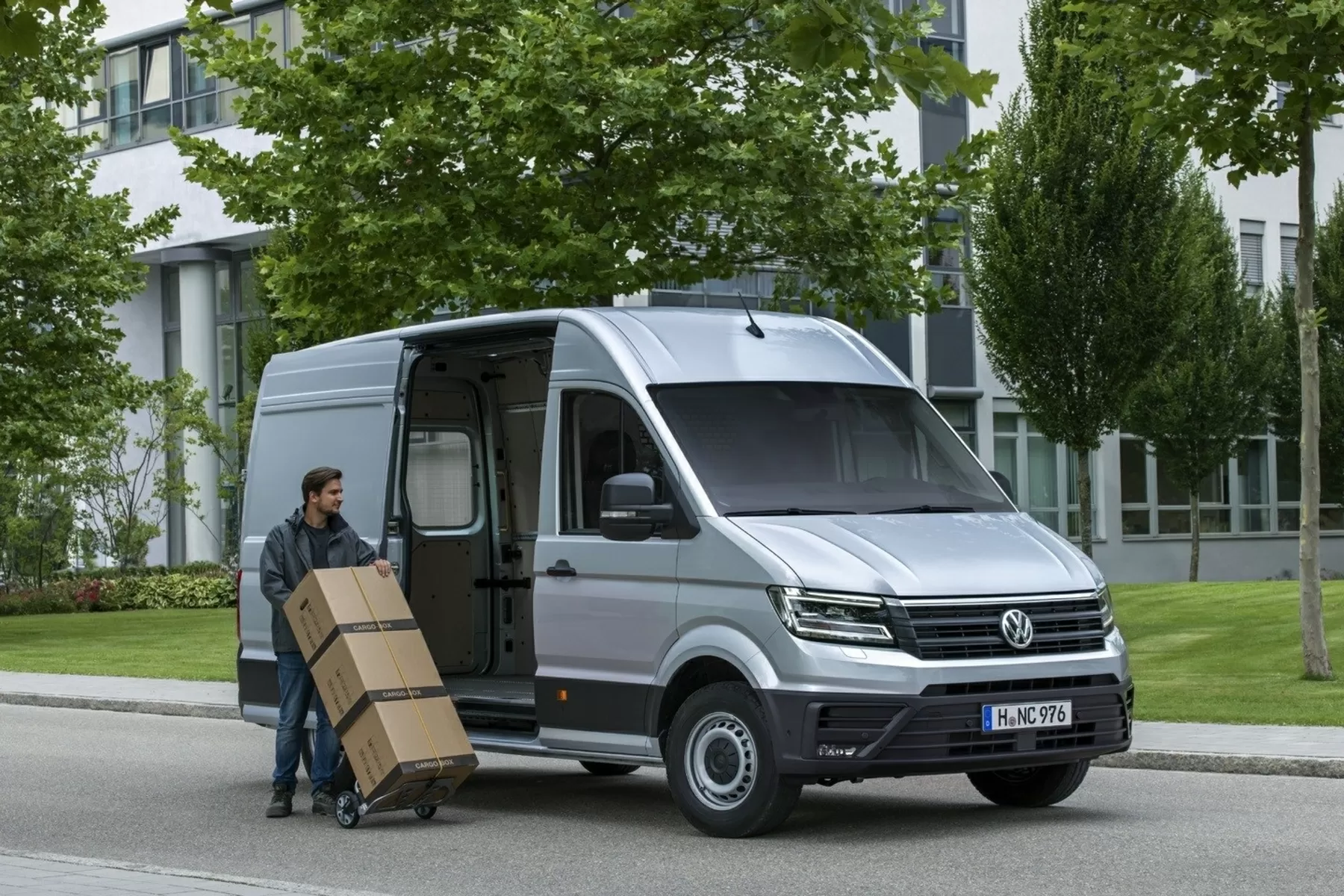 Volkswagen Crafter czy Transporter dla Twojej firmy w 2025?