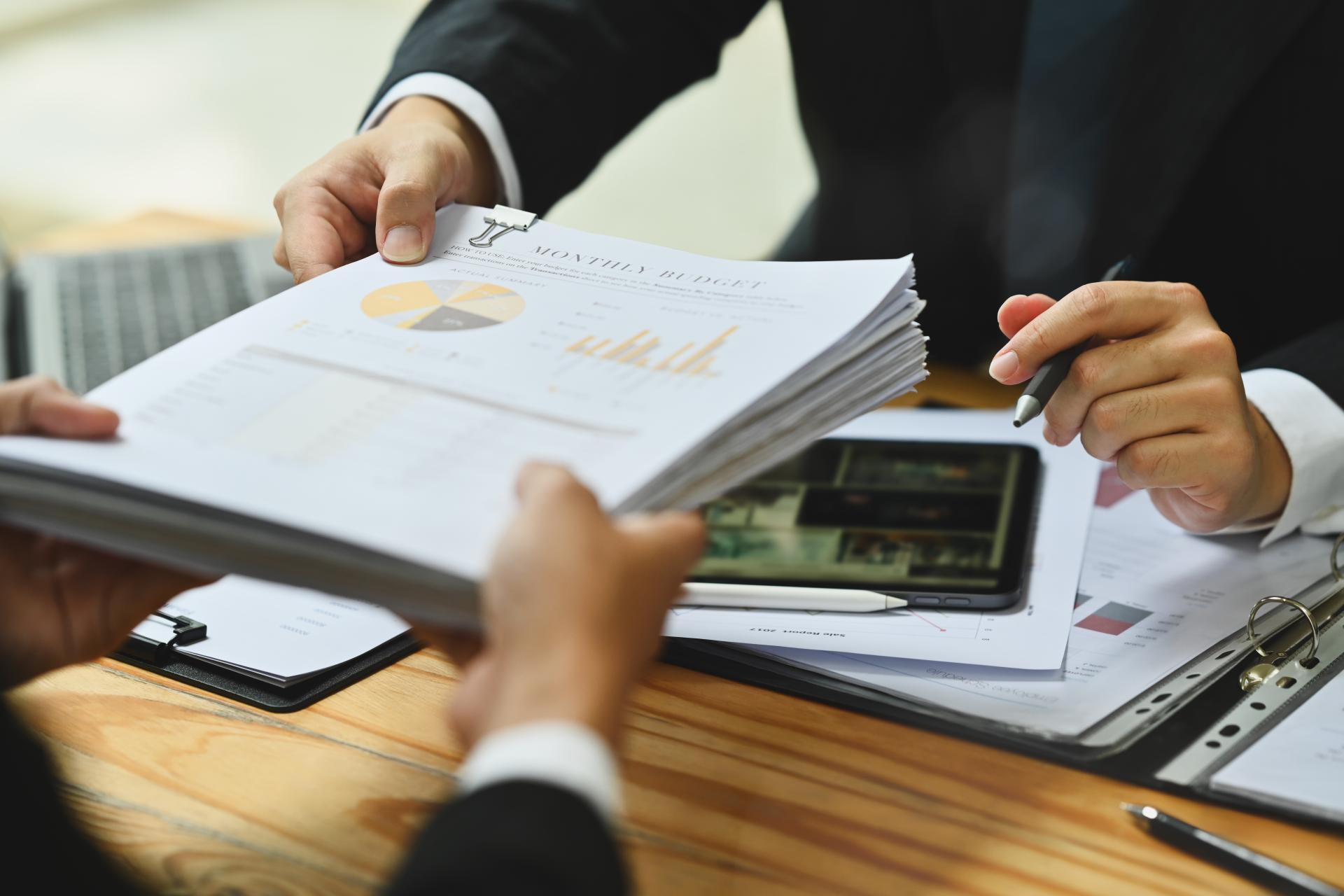 Likwidacja działalności w trakcie kwartału a rozliczenie JPKV7, zaliczki w PIT i ZUS