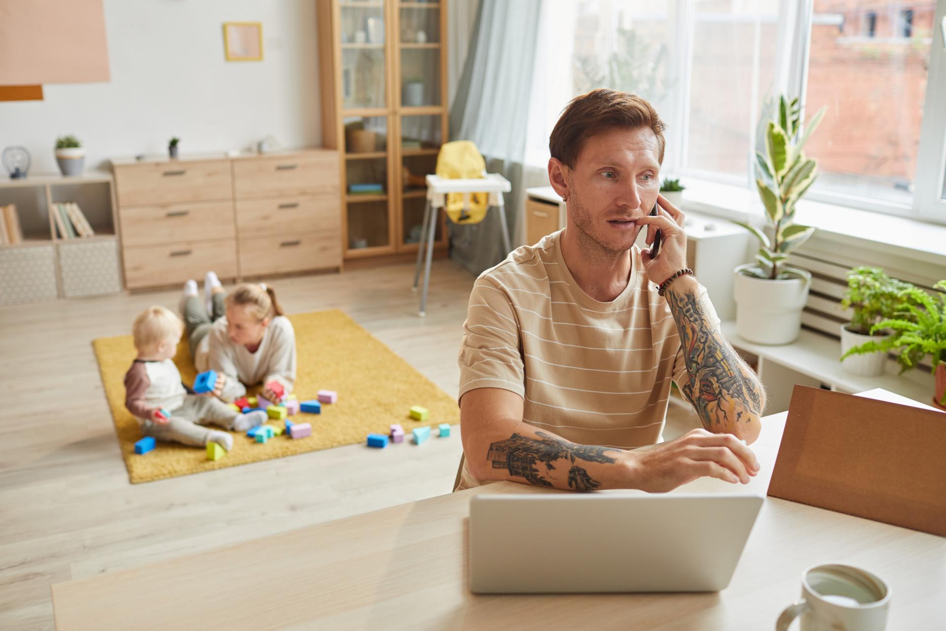 Praca na urlopie rodzicielskim według ustalonego grafiku