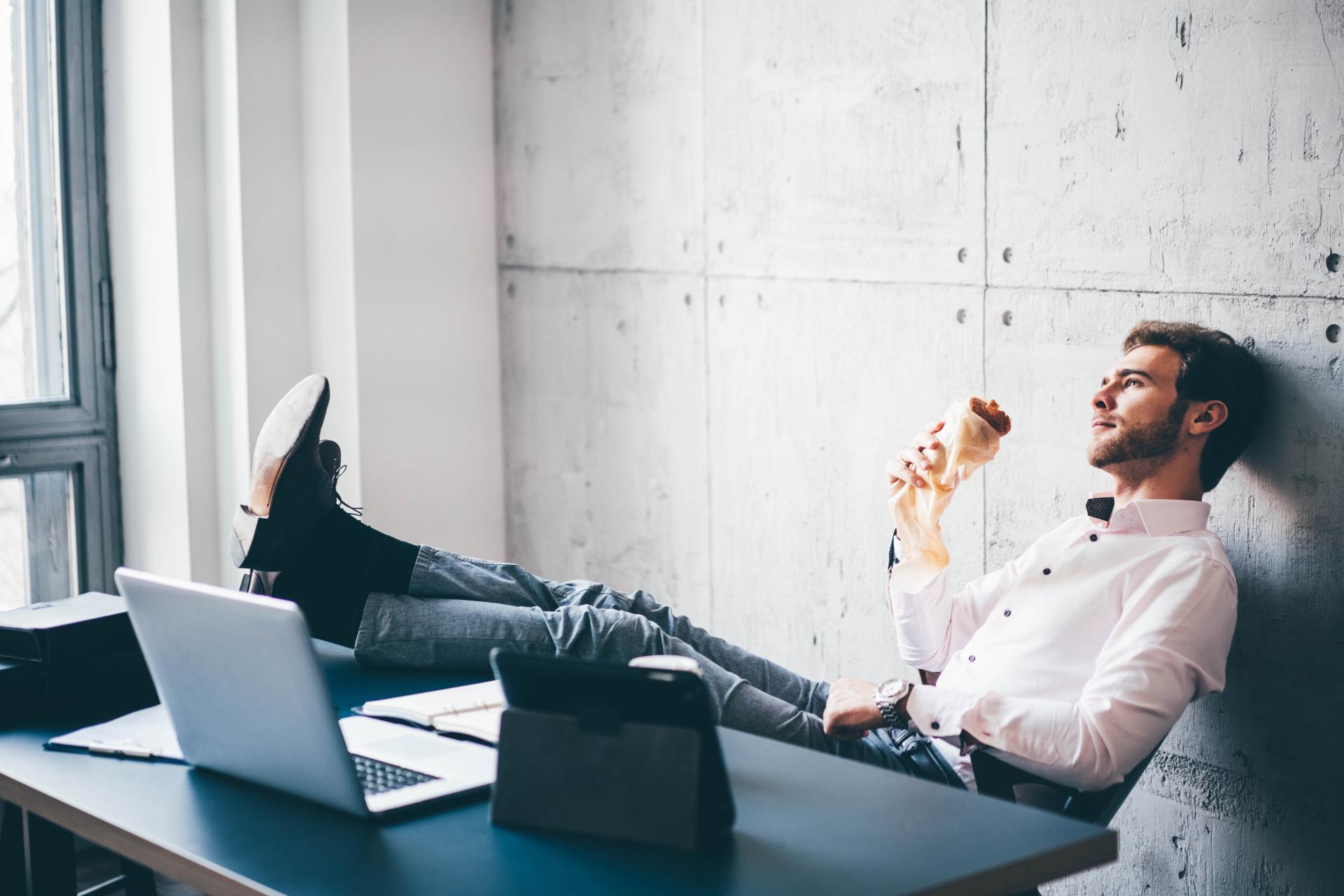 Skrócenie czasu pracy o czas przerw na karmienie dziecka piersią oraz śniadaniowej