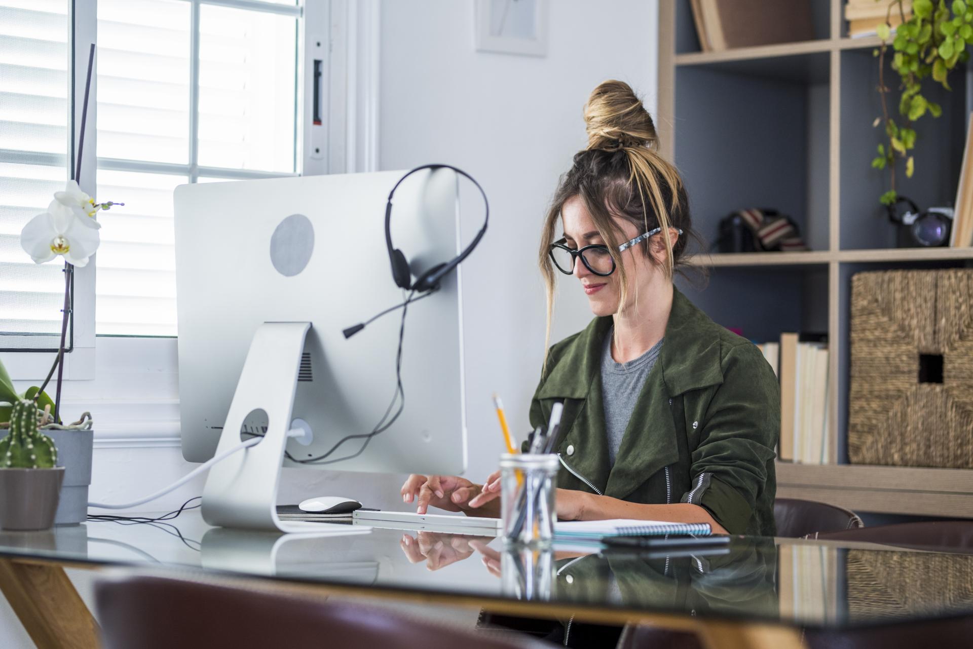 Nadgodziny a praca ponadwymiarowa i prawo do dodatku