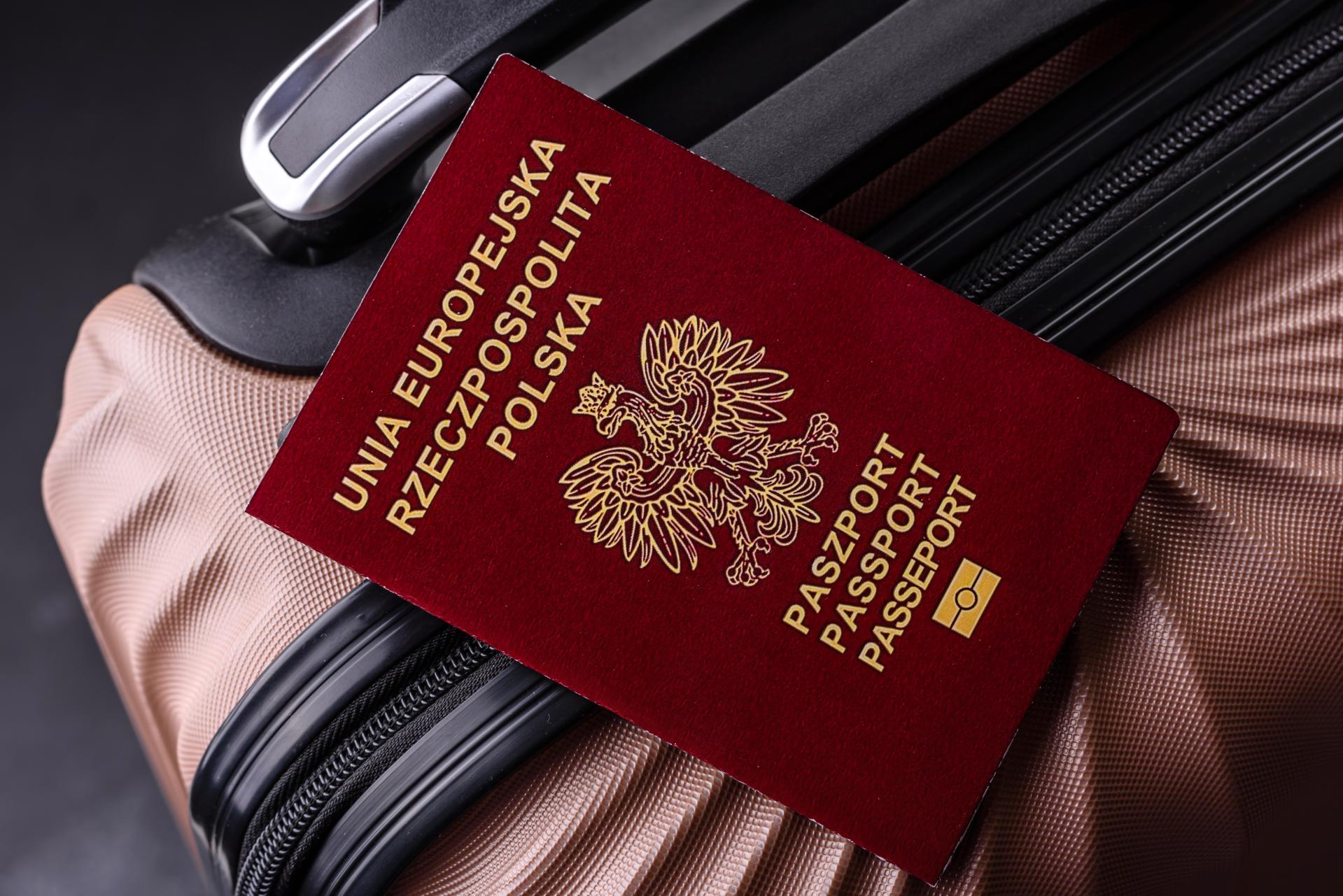 Legalizacja pobytu i pracy cudzoziemców - co należy wiedzieć?