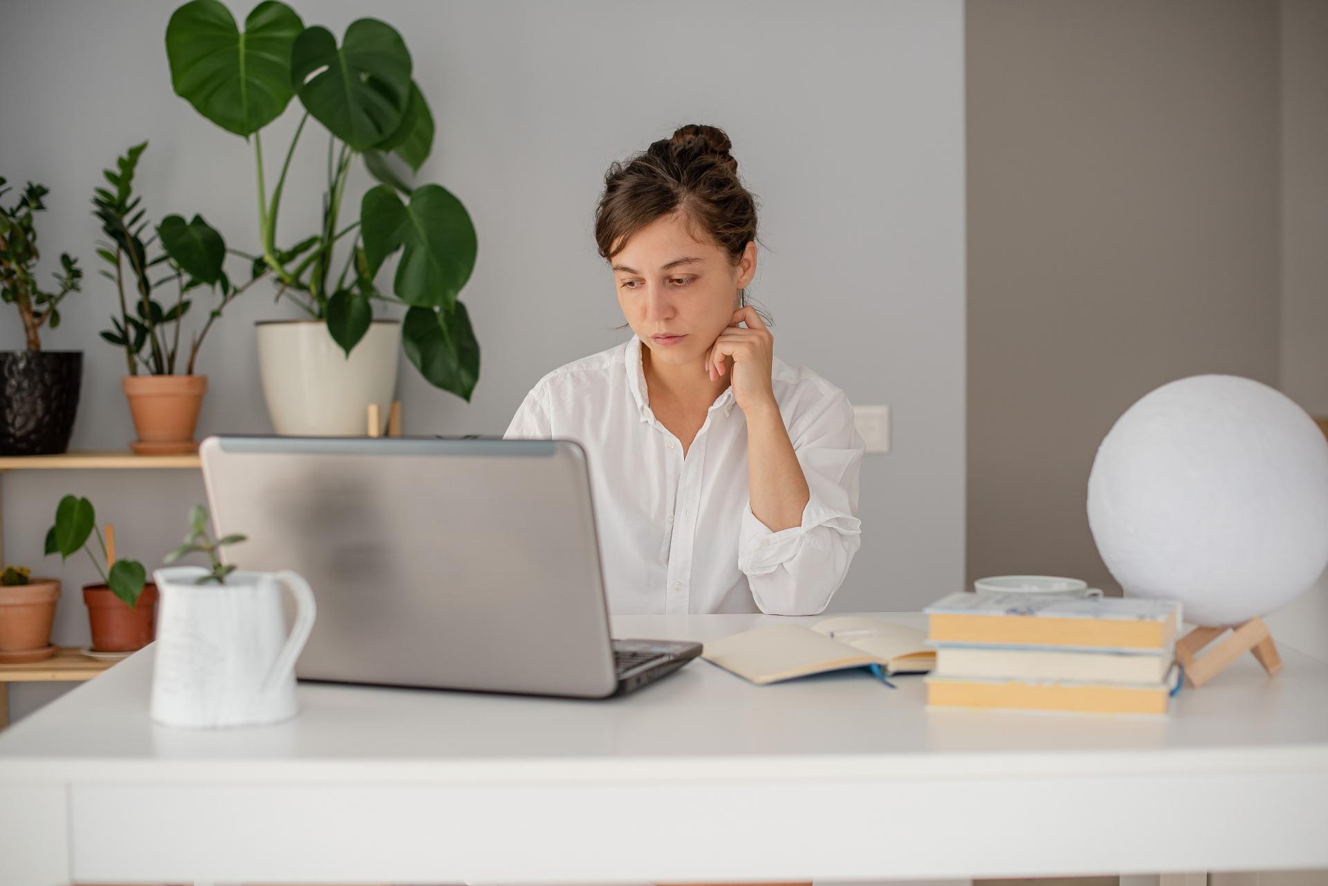 Łączenie urlopu wychowawczego z działalnością – czy jest możliwe?