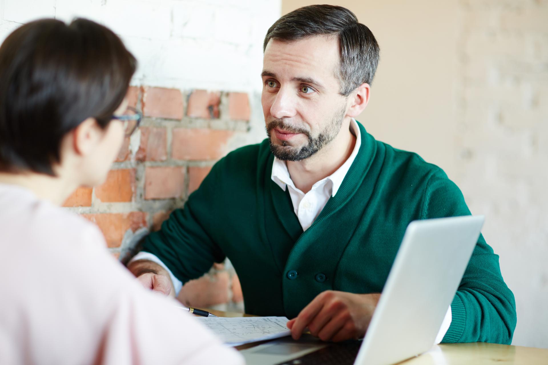 Czy przyjaźń z szefem jest możliwa?