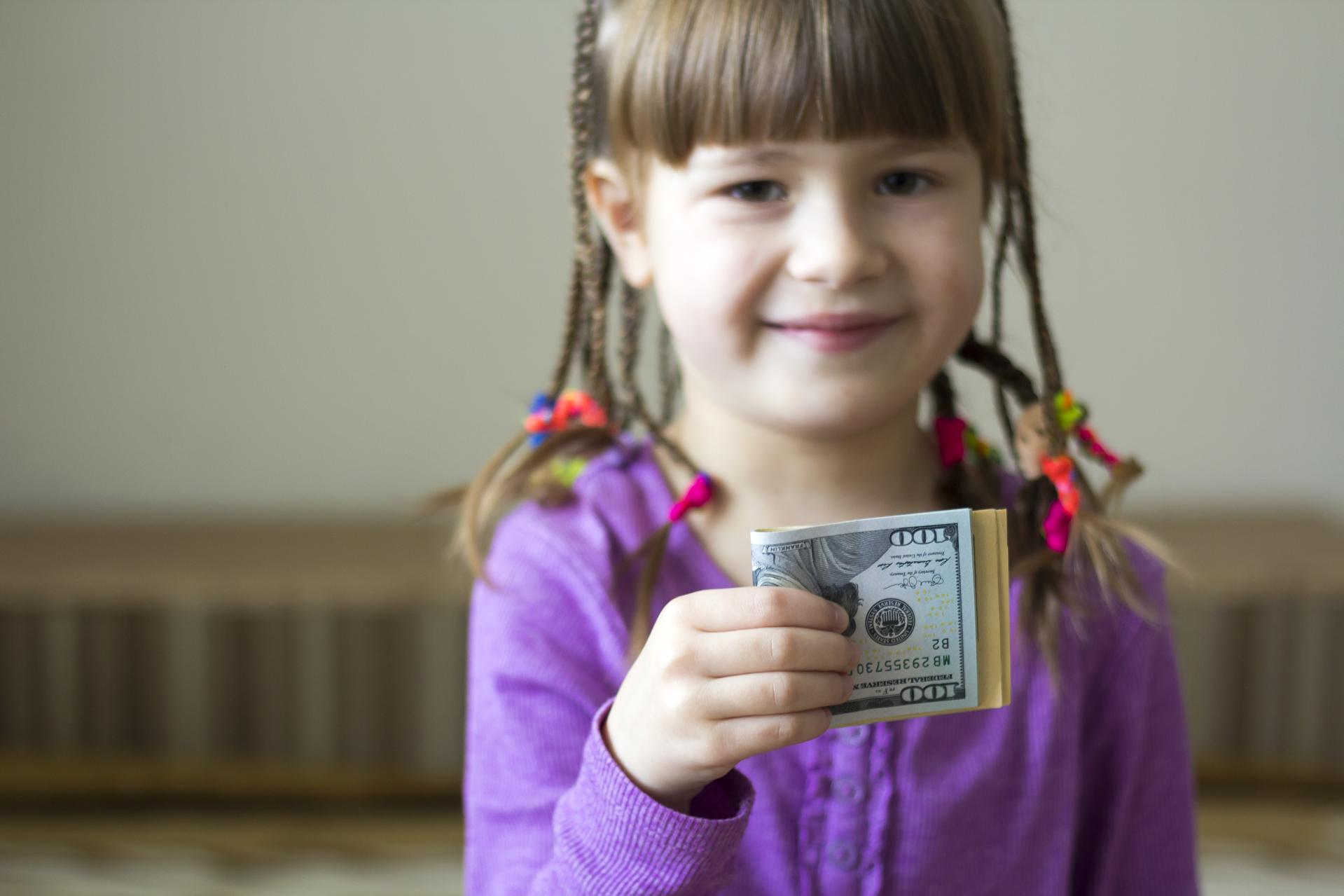 Jaki wpływ na wysokość alimentów ma sytuacja dziecka i płacącego rodzica?