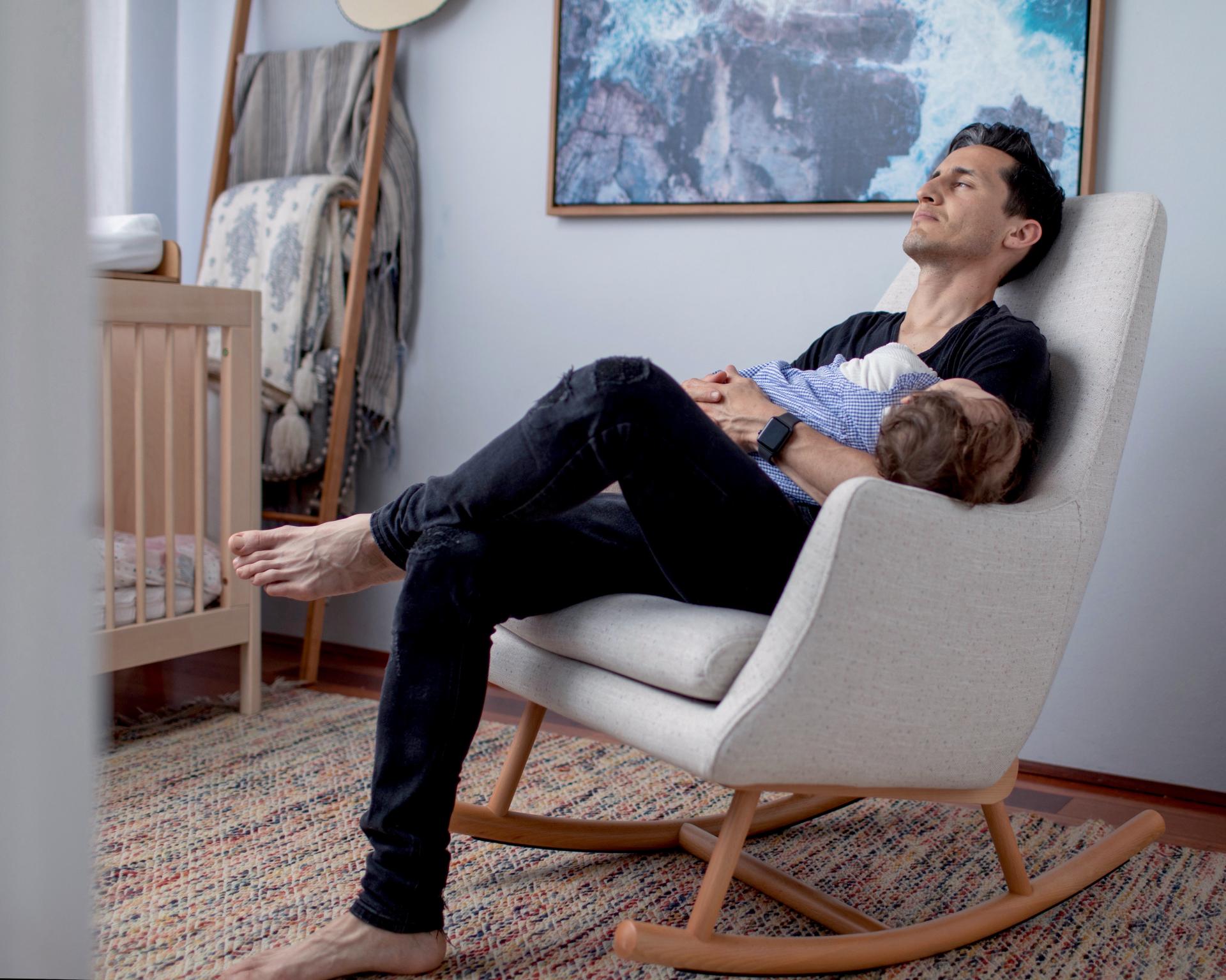 Przywileje dla samotnych rodziców - podatki, świadczenia i ochrona prawna