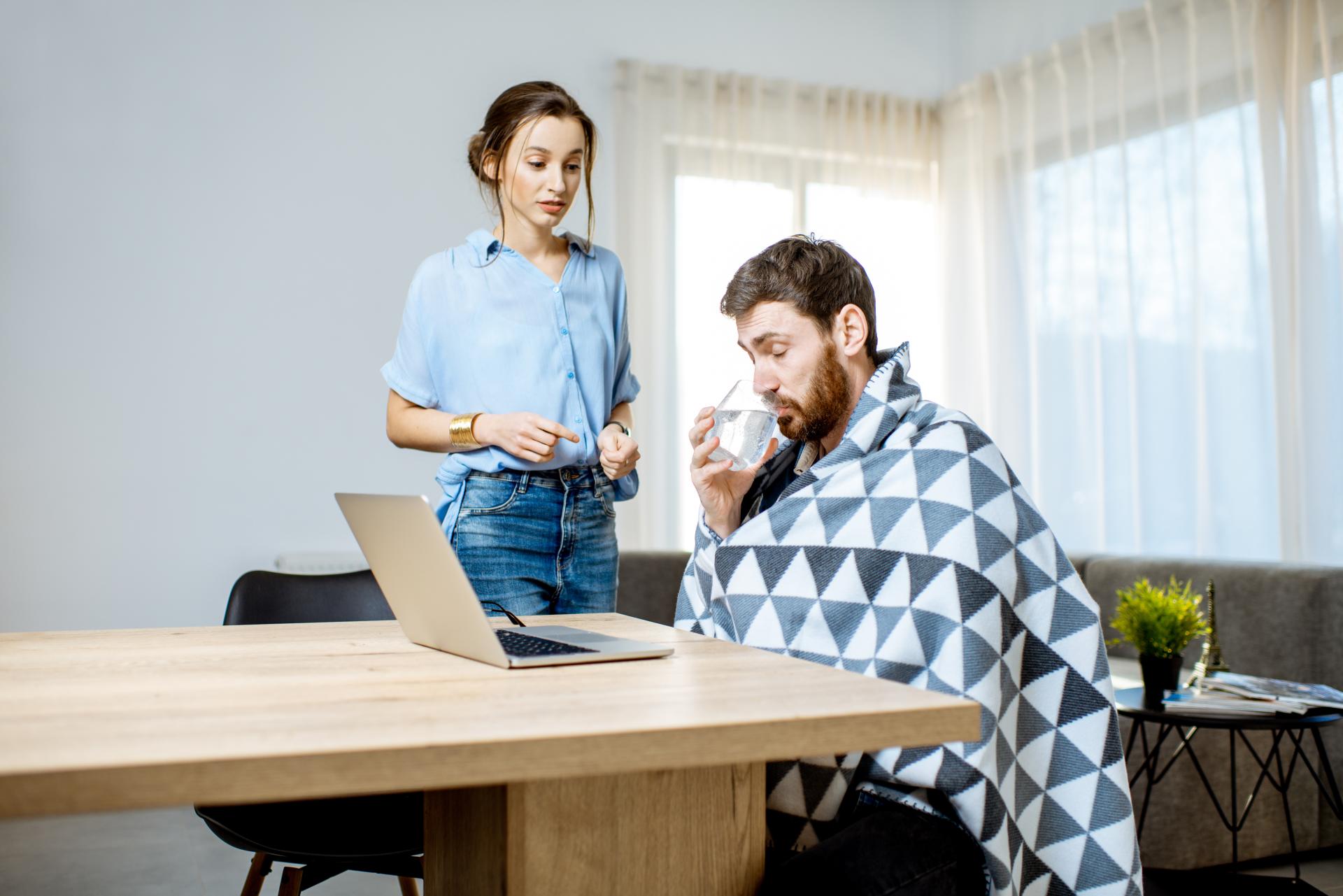 Wsteczne zwolnienie lekarskie dostarczone po wypowiedzeniu umowy