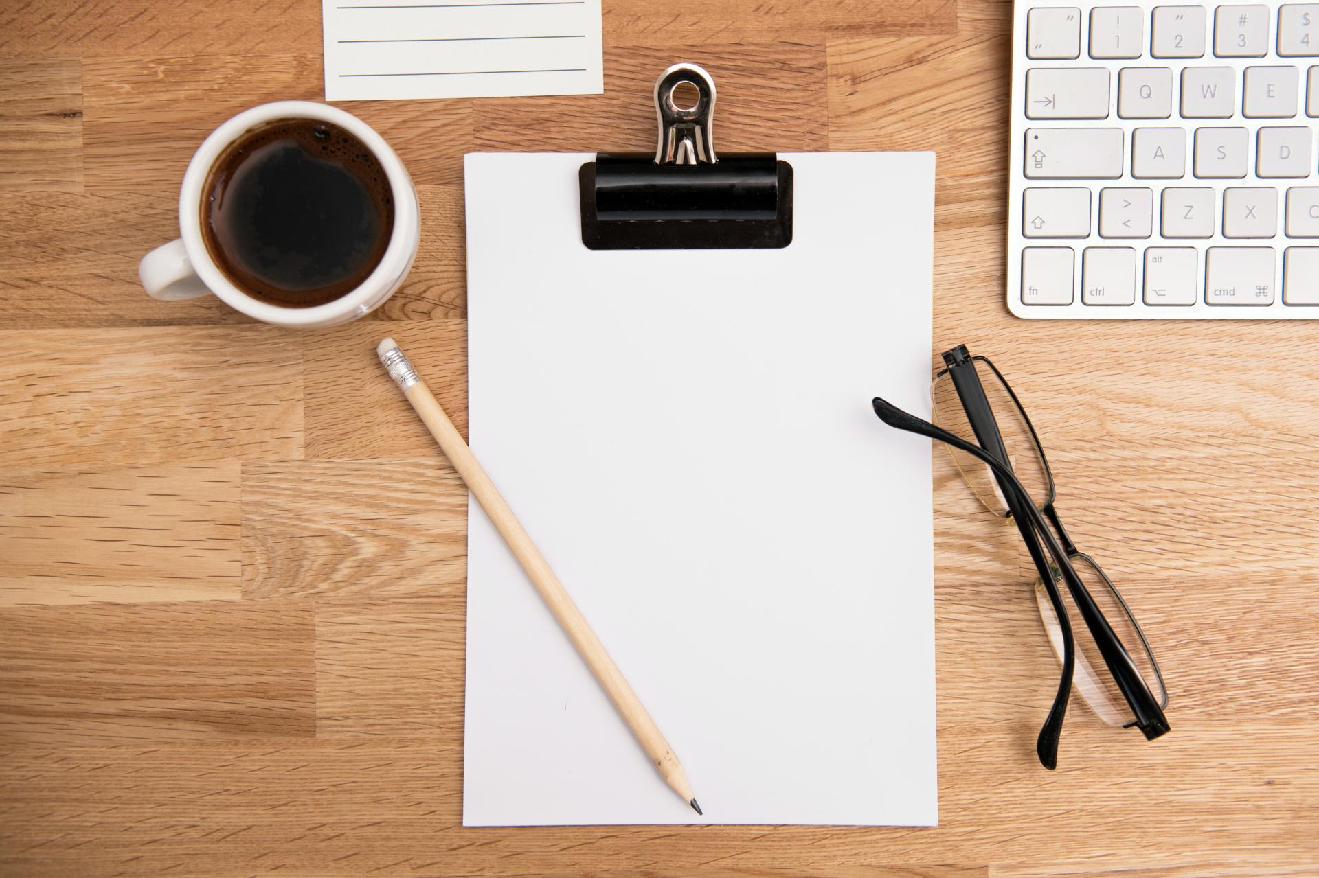 Które urlopy bezpłatne zalicza się do okresu zatrudnienia?