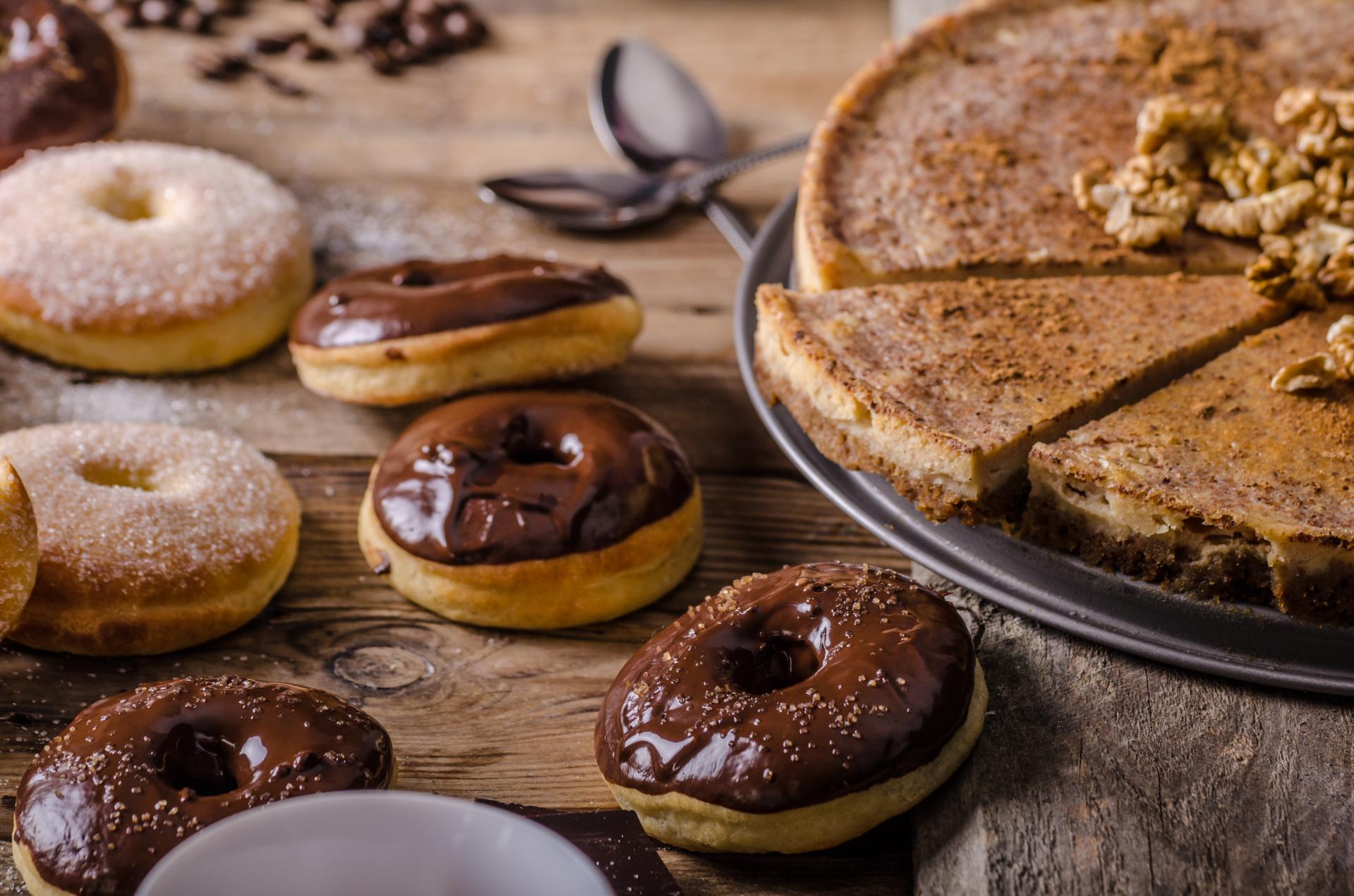 Zakup pączków dla pracowników a koszt podatkowy w PIT i VAT