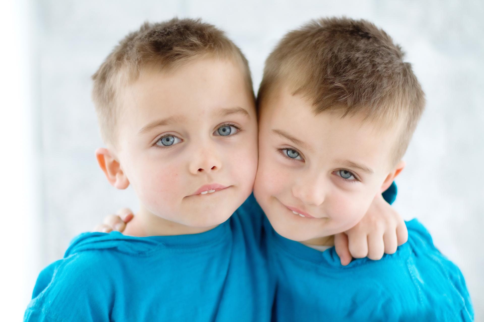 Urlop ojcowski i urlop okolicznościowy w przypadku narodzin bliźniąt