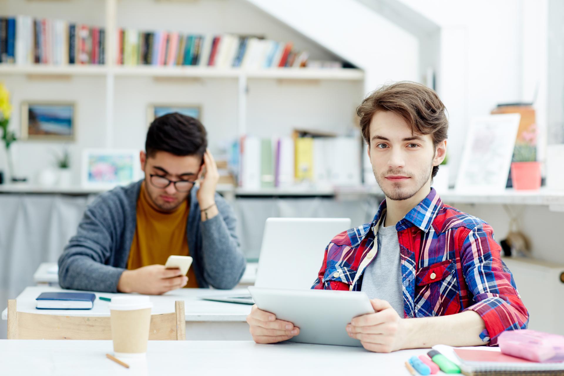 Ukończenie 26. roku życia – jak to wpłynie na wypłatę pracownika w 2025 r.?