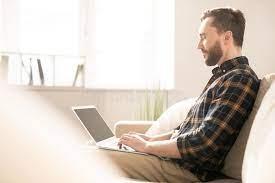 Czy zapewnienie sprzętu do wykonywania pracy zdalnej to obowiązek pracodawcy?