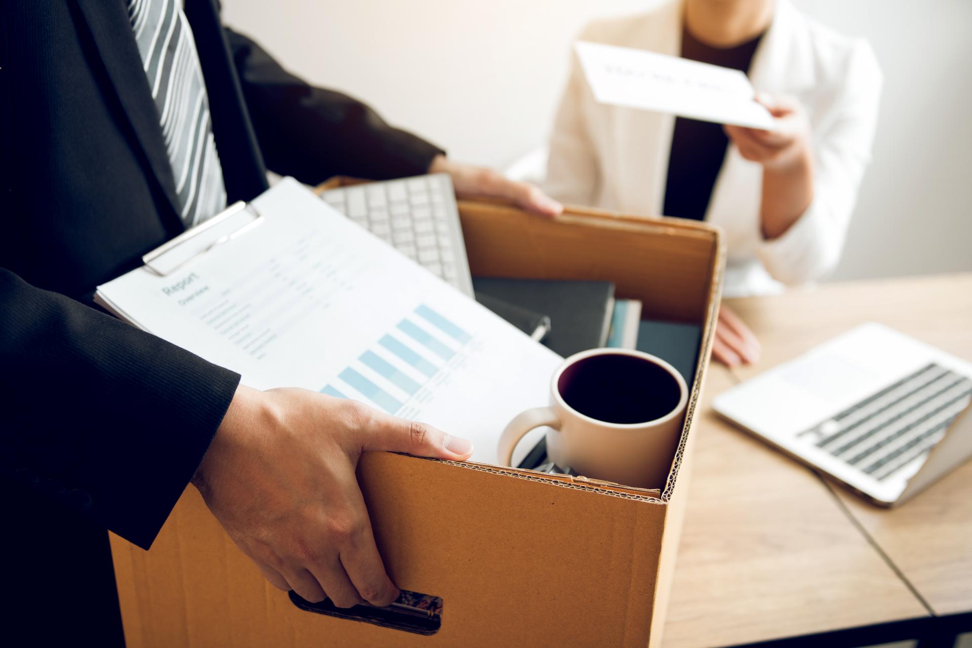 Zwolnienie z pracy – jak się pożegnać z firmą i pracownikami?