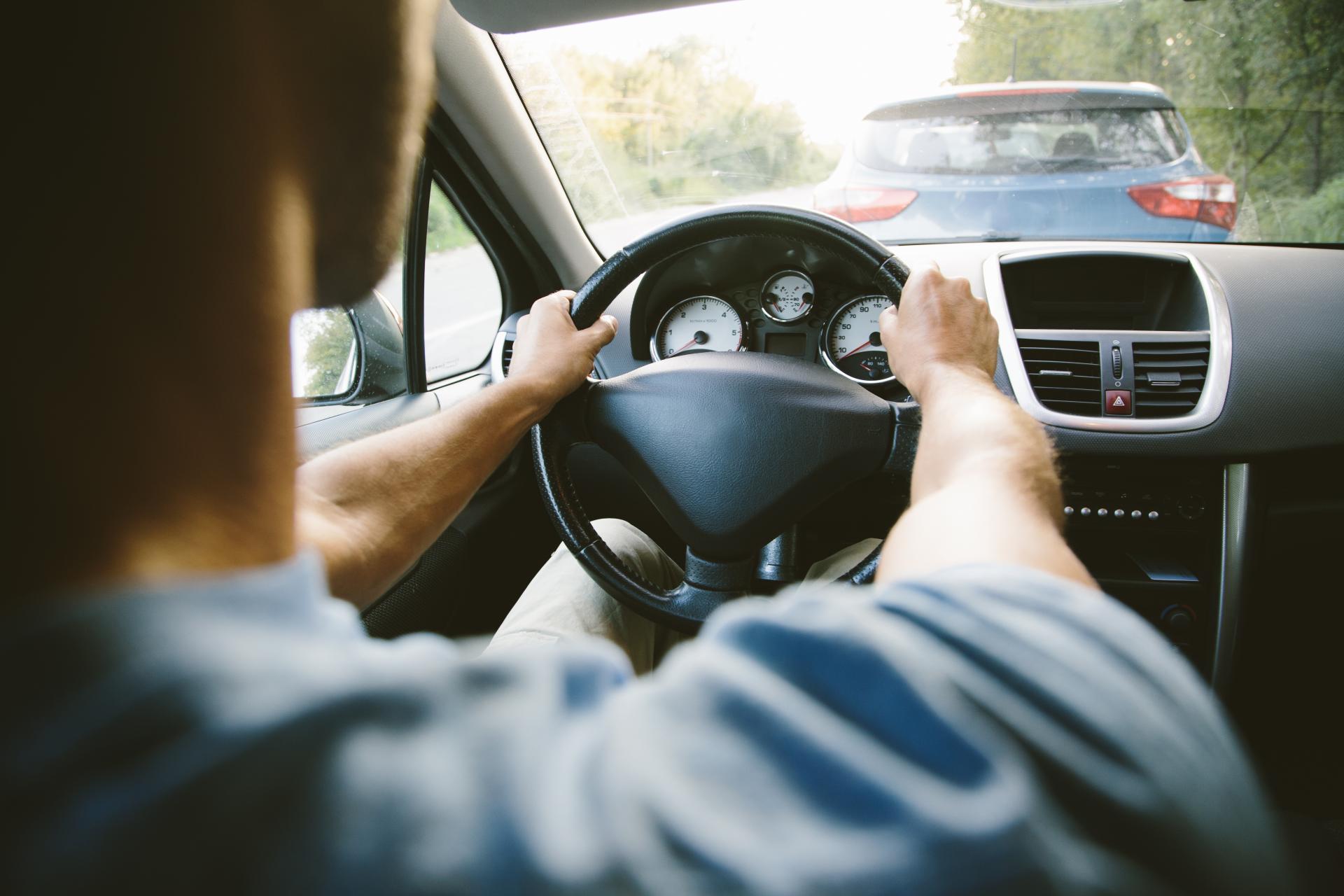 Jak sprawdzić, czy prawo jazdy jest w bazie danych?