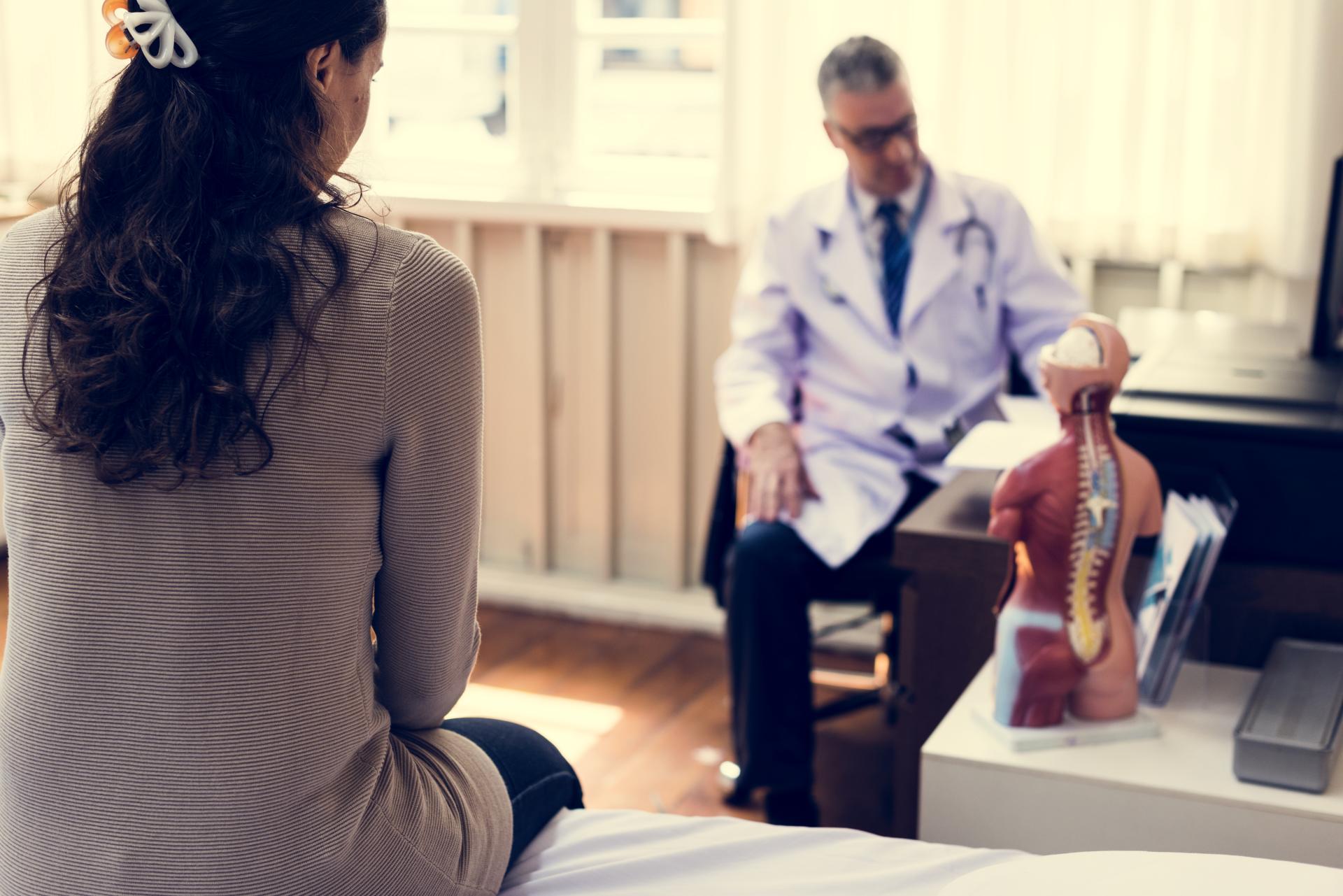 Czy badania lekarskie przeprowadza się w godzinach pracy?