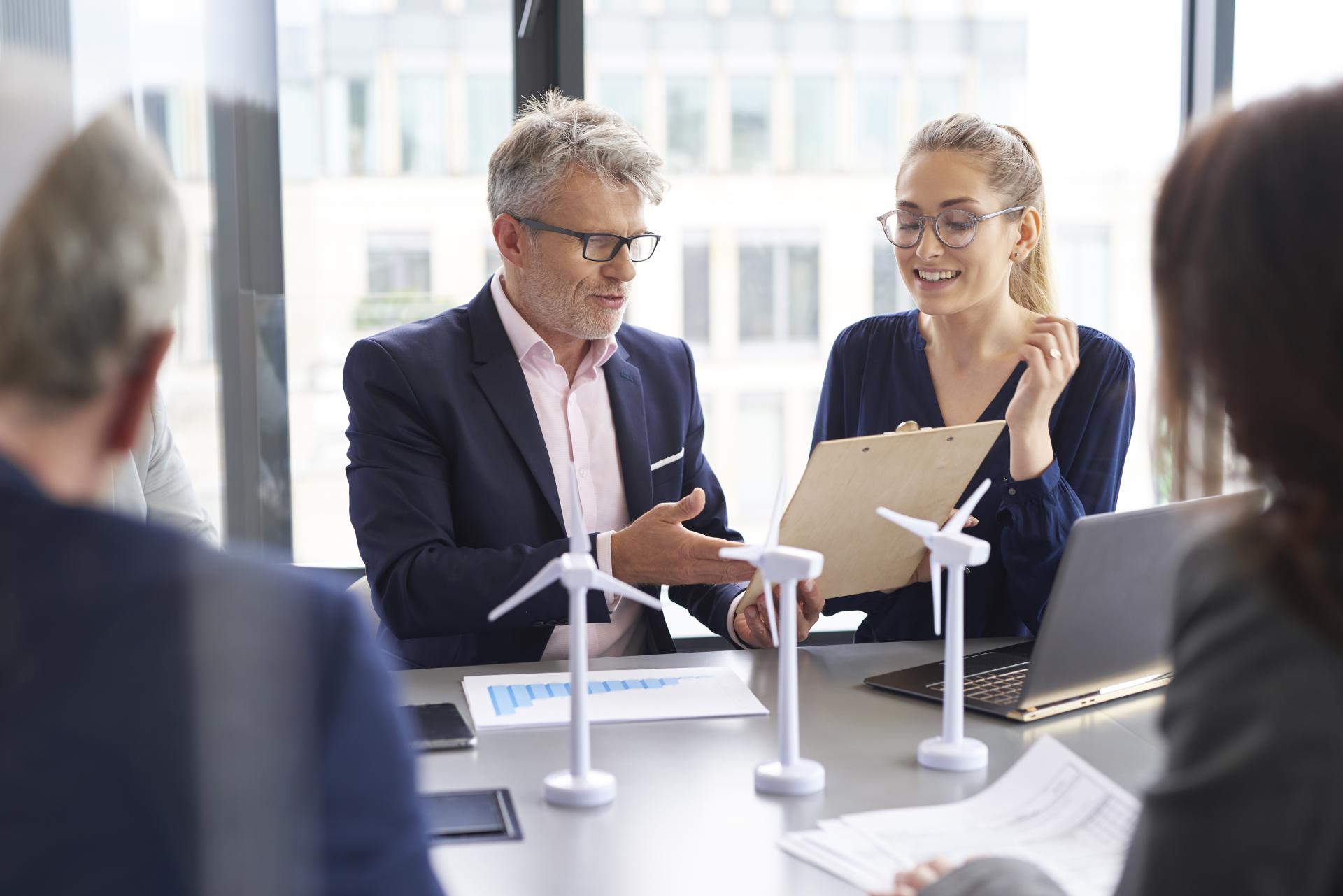 Umowa na czas określony i obowiązujące ją limity w praktyce