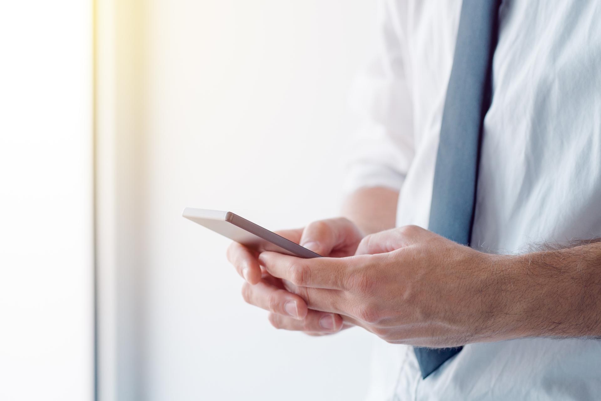 Elektroniczne zwolnienie lekarskie a poinformowanie pracodawcy o nieobecności