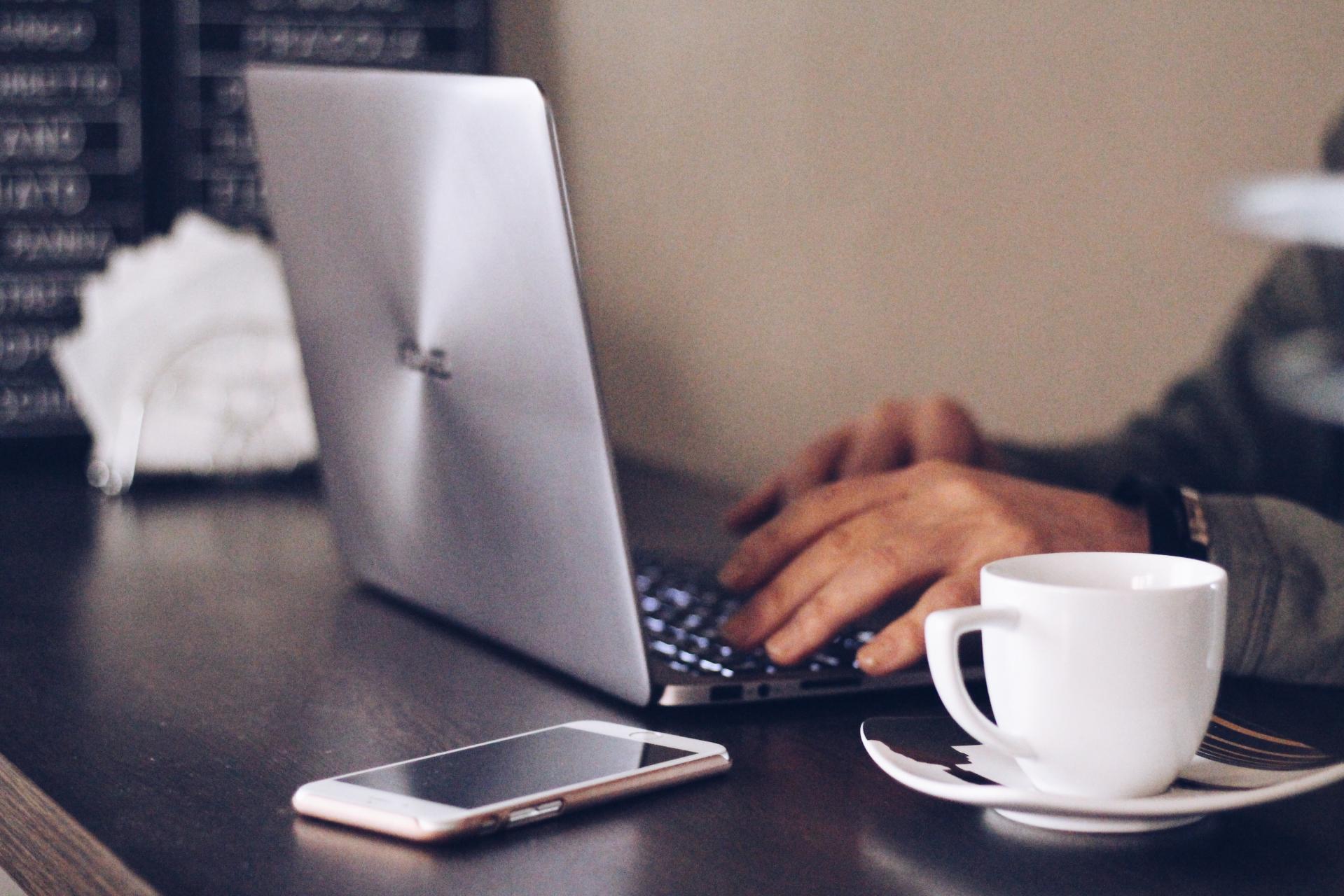 Nieobecność nieusprawiedliwiona w świadectwie pracy - jak wykazać?