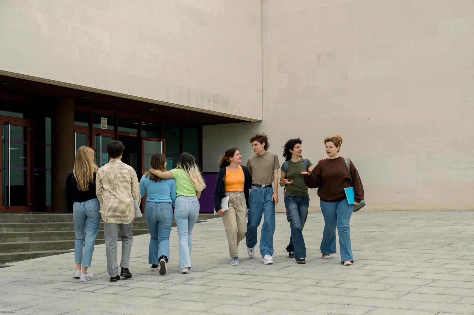 Cyfrowe zmęczenie - pokolenie Z woli pracować fizycznie
