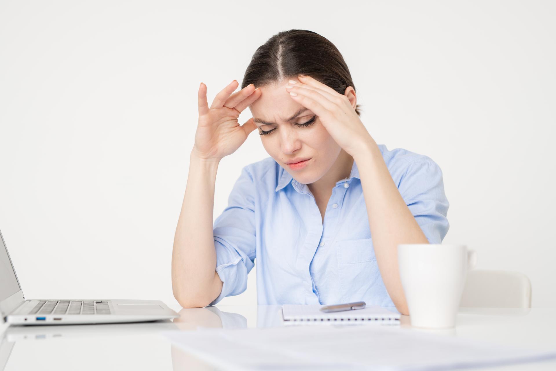 Uzależniony pracownik i konsekwencje grożące za pracę w stanie nietrzeźwości