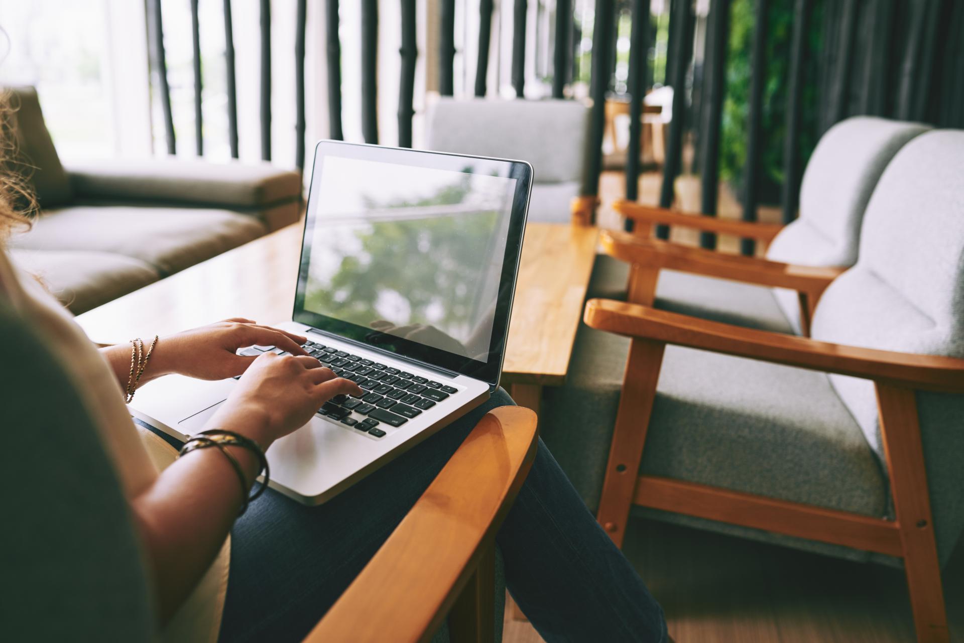 Portale z ofertami pracy - Dlaczego warto umieścić ogłoszenie o pracę na specjalnych portalach?