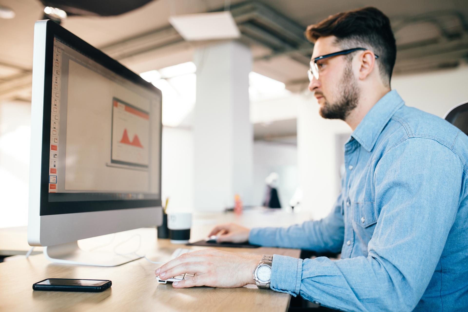 Zapewnienie pracownikowi okularów korygujących wzrok obowiązkiem pracodawcy