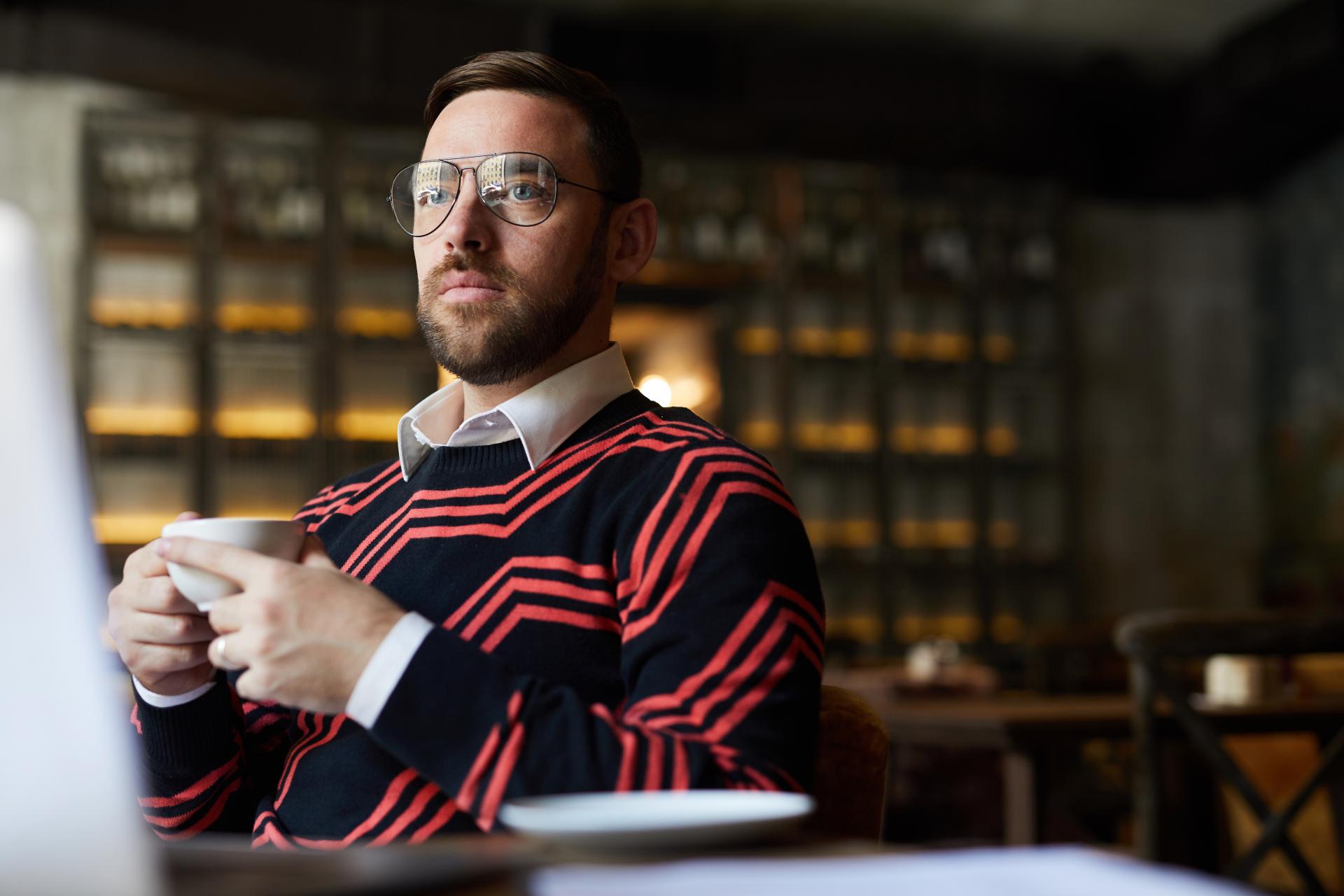 Kiedy może występować dyskryminacja w przyznawaniu premii uznaniowej?