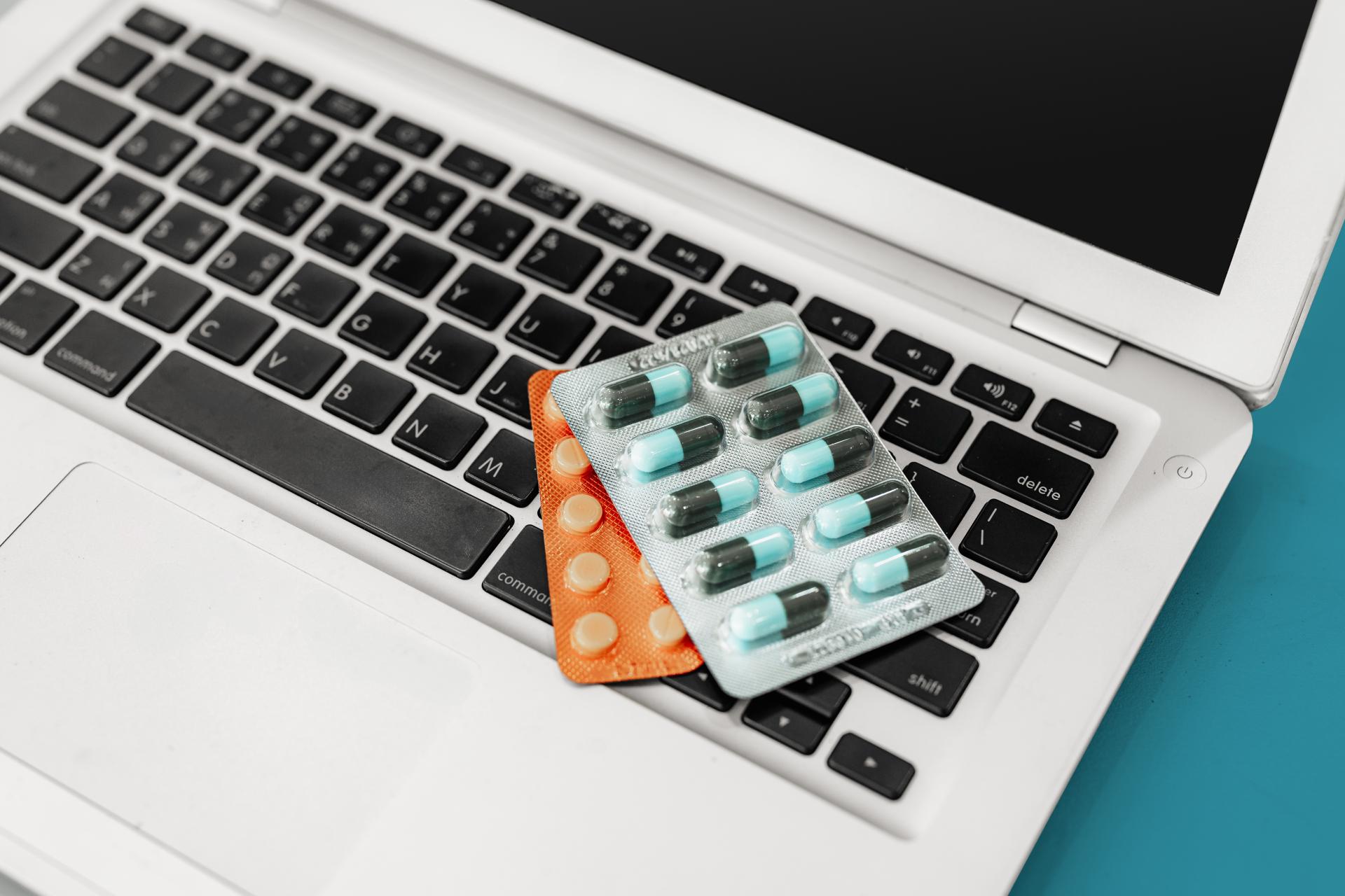 Reklama leków w internecie – czy legalna?