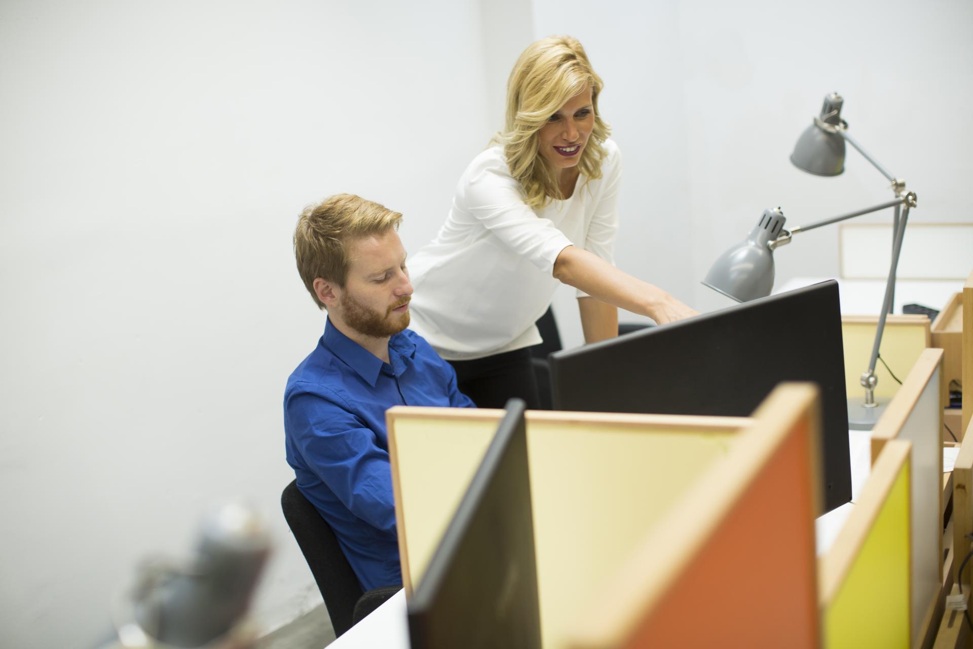 Zmiana daty wypłaty a podstawa wynagrodzenia chorobowego: Co musisz wiedzieć?