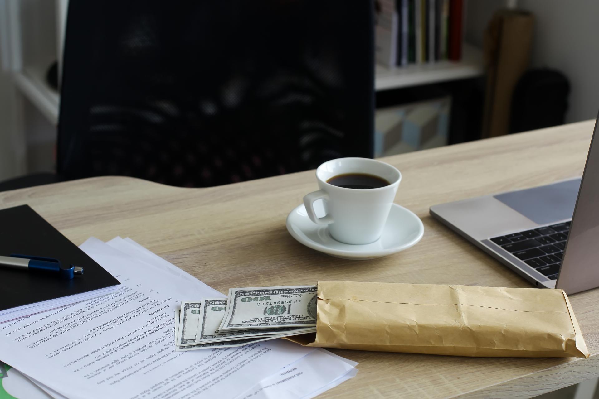 Zasiłek macierzyński zwolniony z podatku - jak rozliczyć?