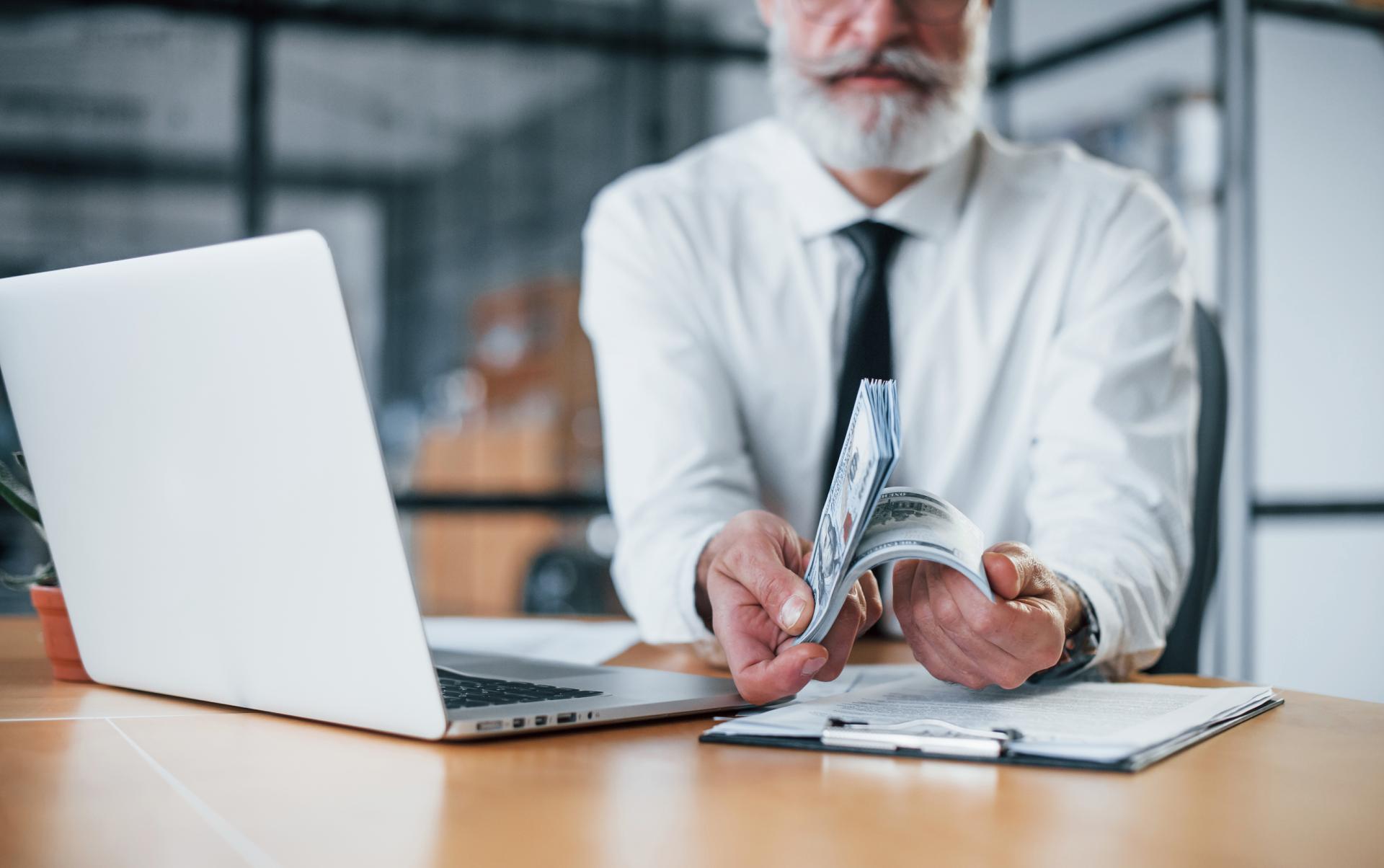 Premia kwartalna dla byłego pracownika