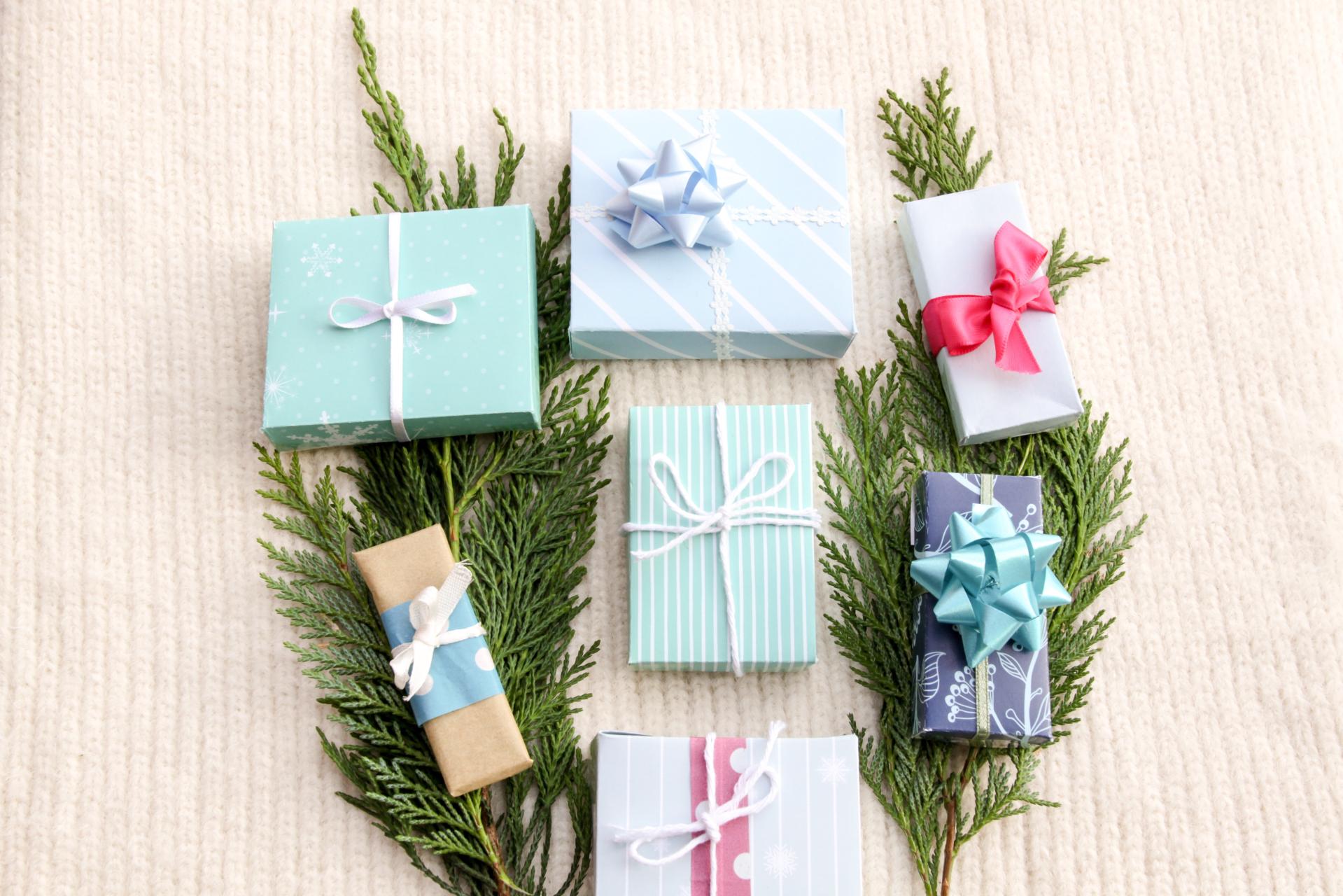 Prezenty świąteczne dla pracowników - jak rozliczać?