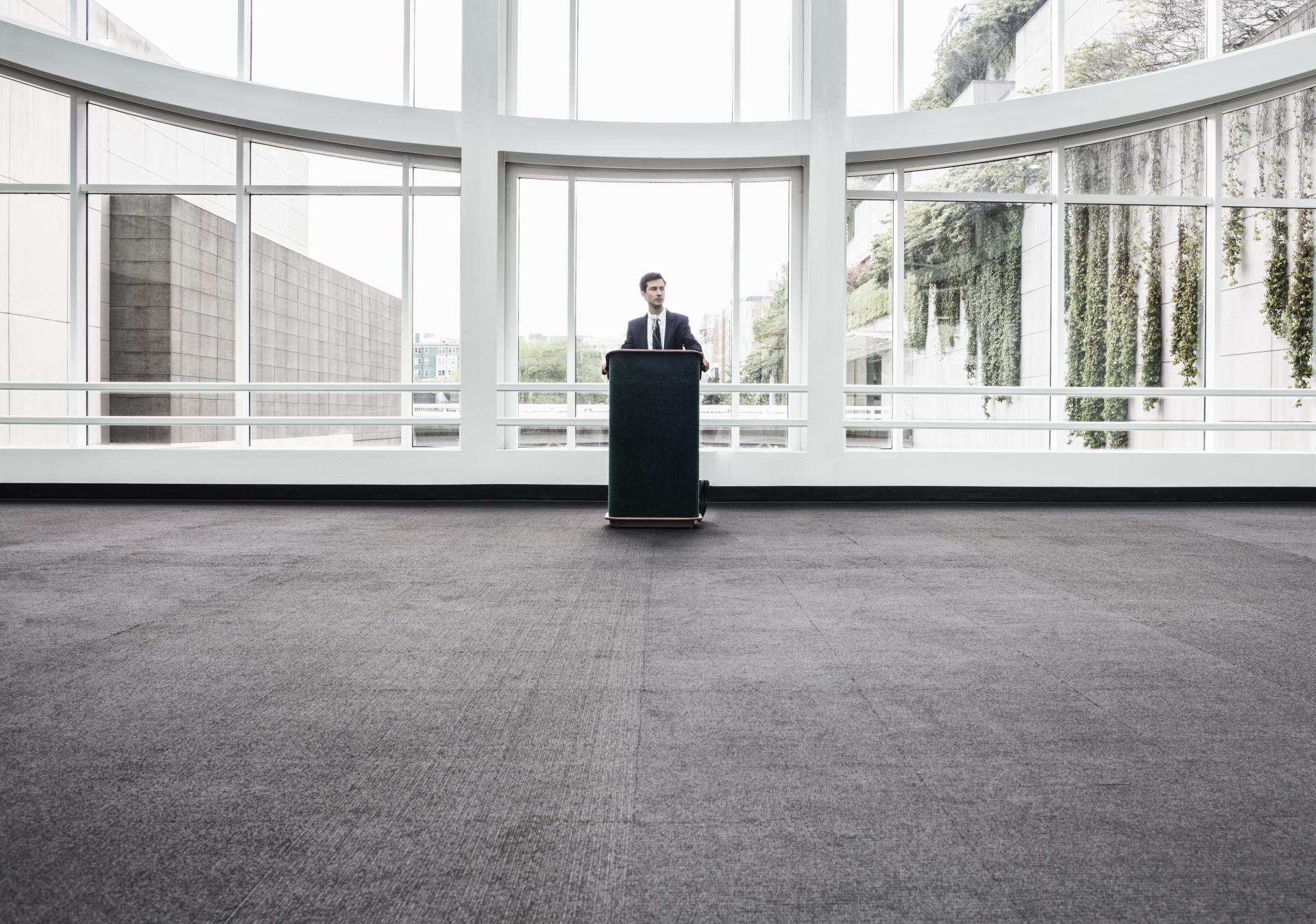 Zawody dla osób które męczy tłum - jak wybrać zawód