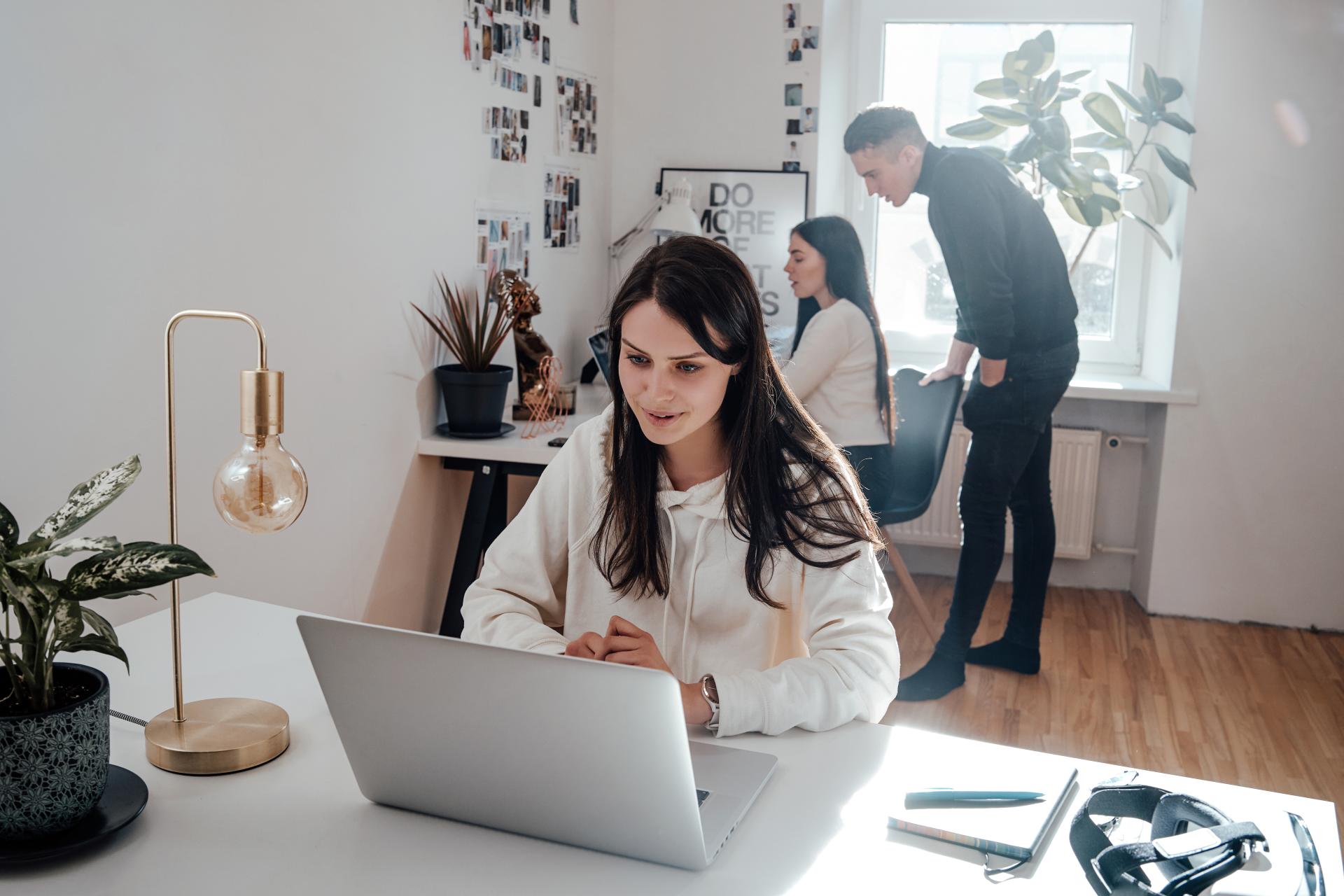 Jak się wyluzować? Sprawdź jak odetchnąć po pracy!