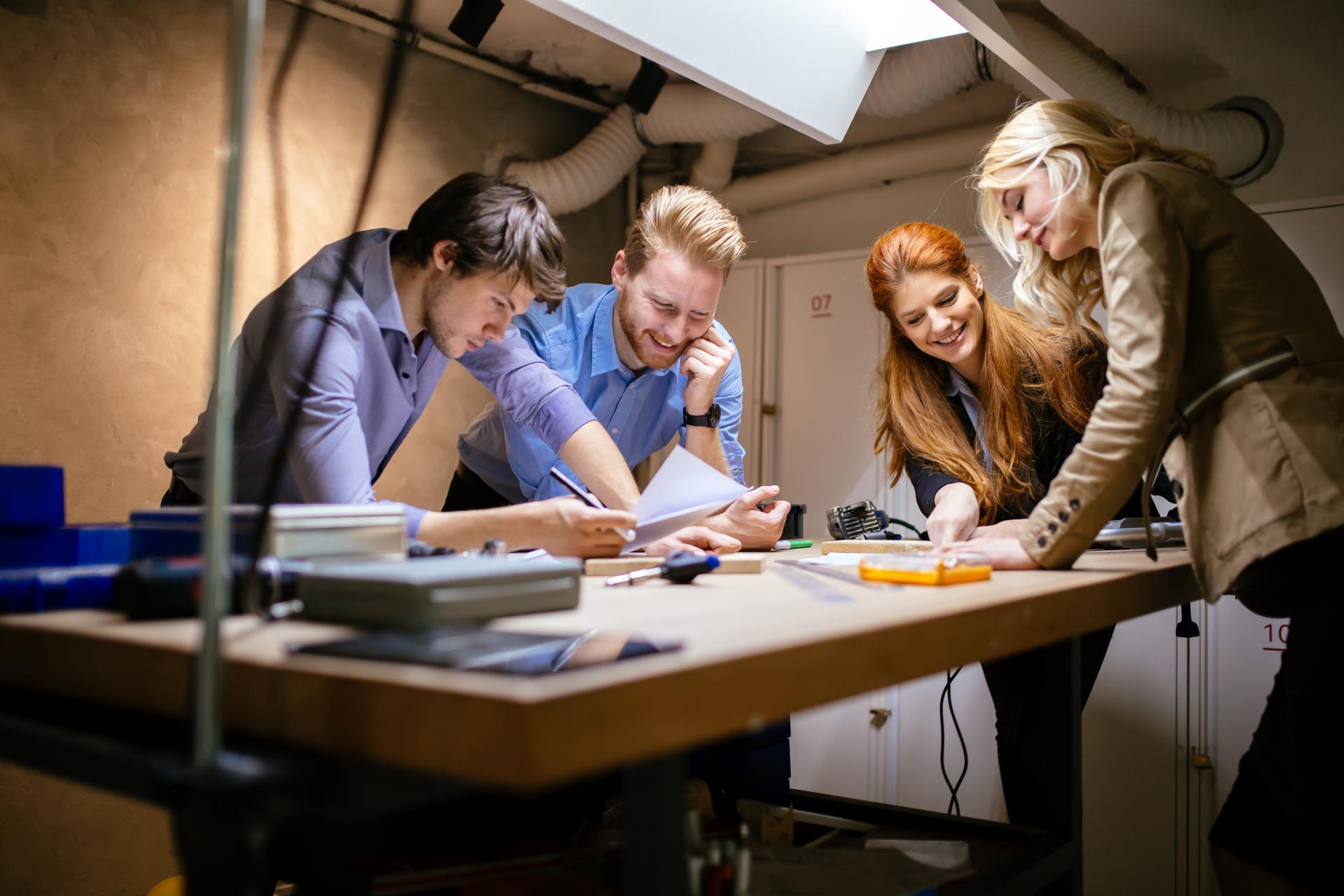 Praca zespołowa - poznaj jej wady i zalety!