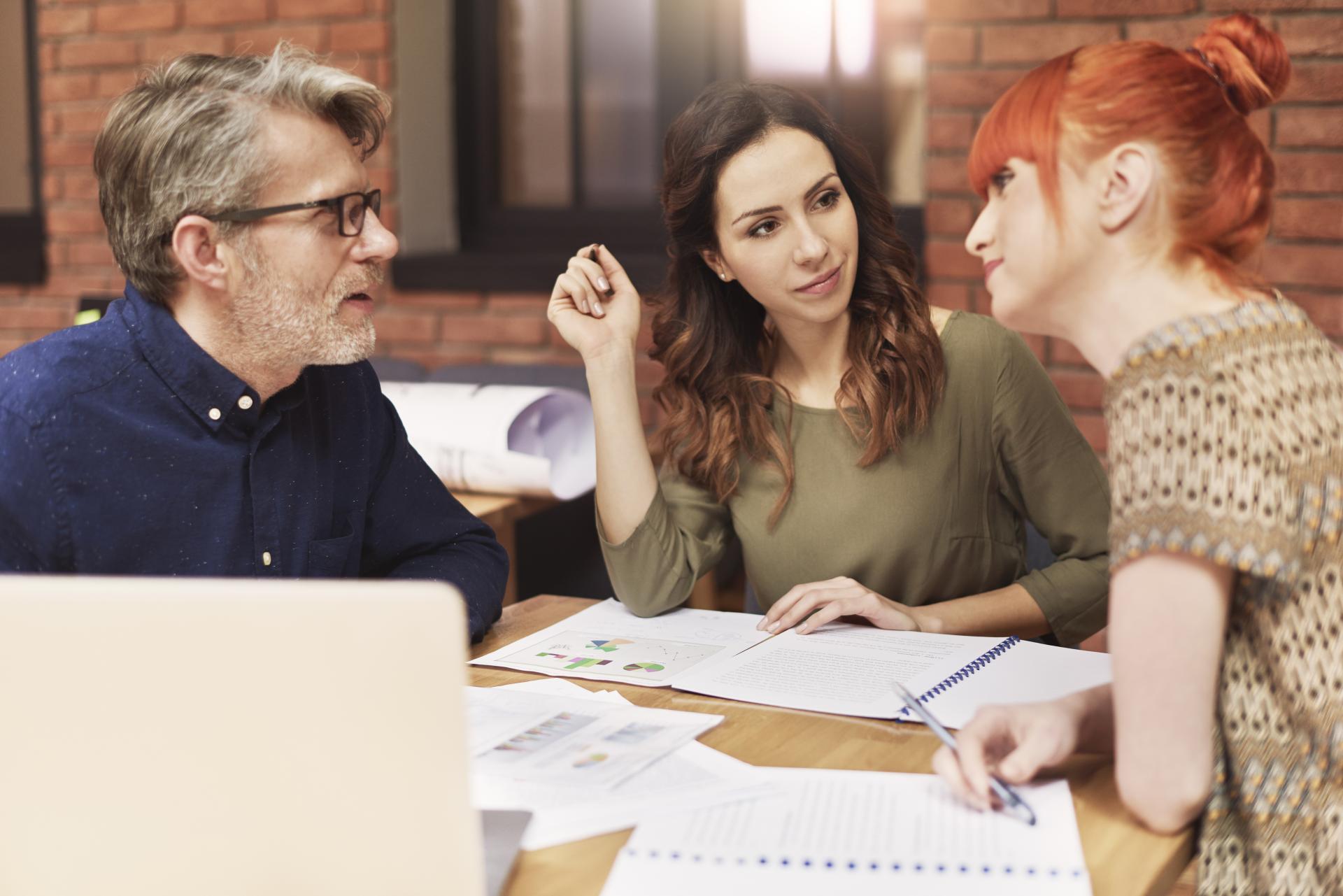 Bariery komunikacyjne - co utrudnia kontakt ze współpracownikami?