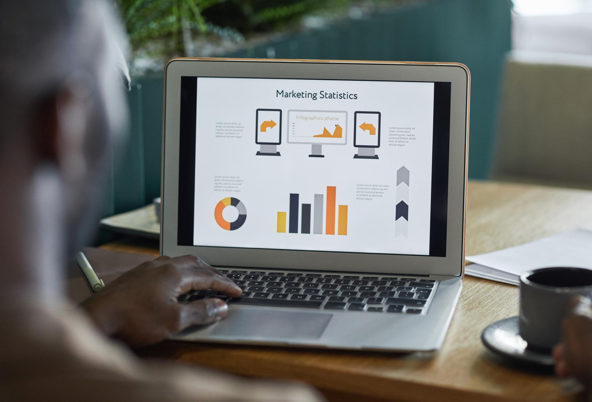 Praca i zarobki specjalisty ds. marketingu. Jak nim zostać?