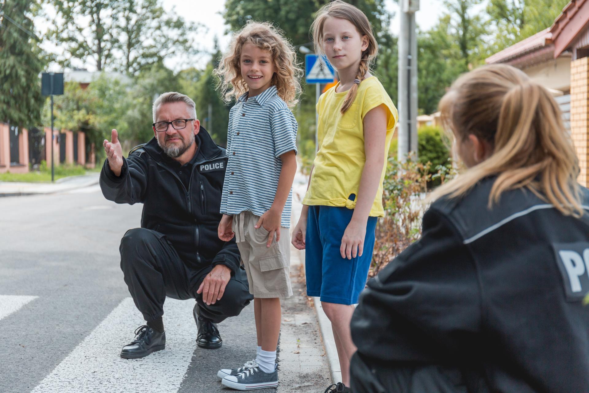 Praca i zarobki policjanta. Jak nim zostać?