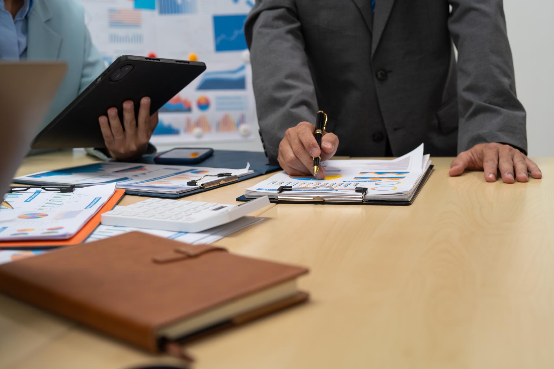 Likwidacja działalności w trakcie kwartału a kwestia rozliczenia JPKV7, zaliczki w PIT i ZUS
