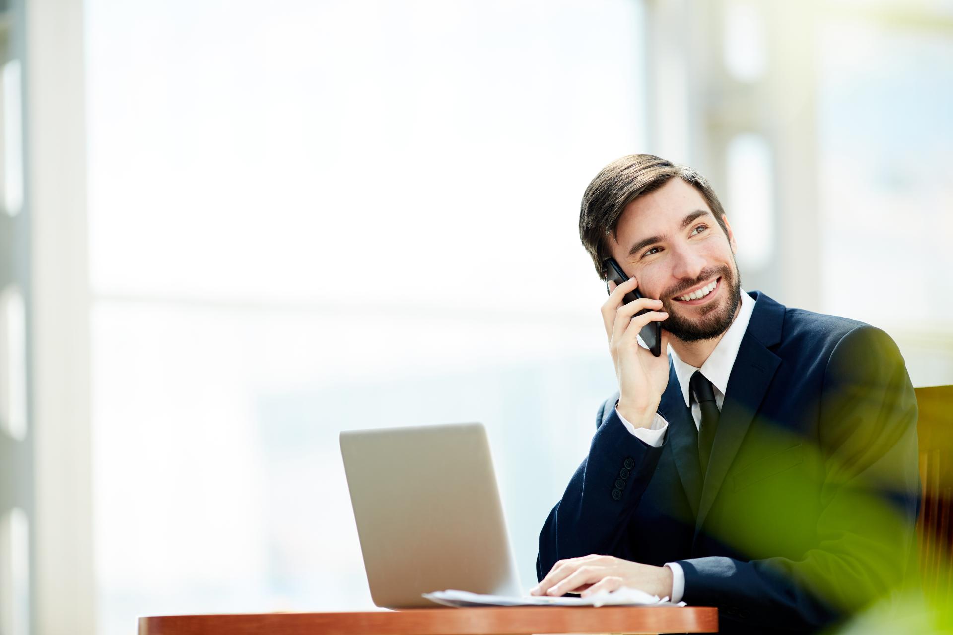 Praca i zarobki pośrednika. Jak nim zostać?