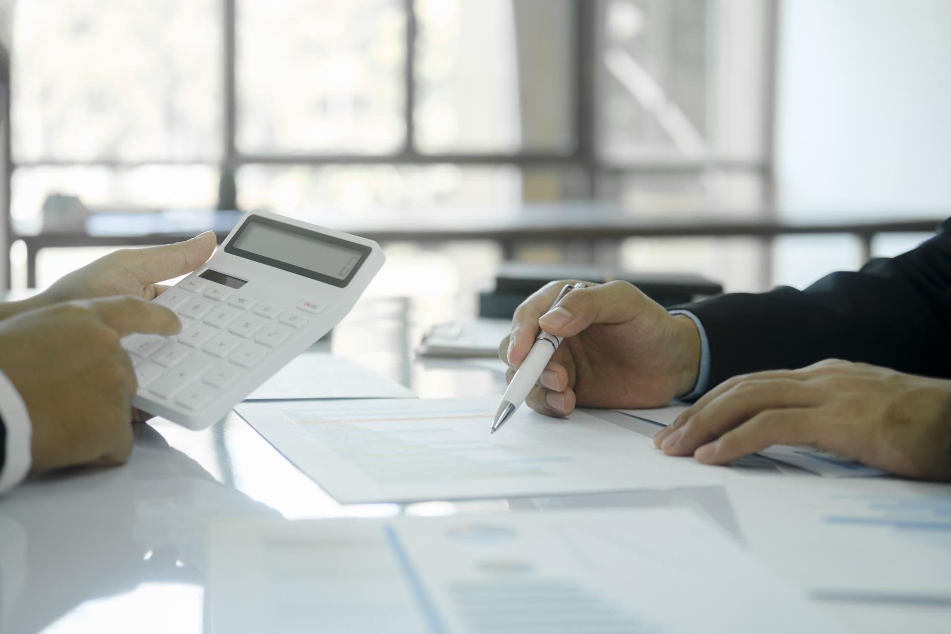 Odsetki za zwłokę od zaległej kary umownej a koszty podatkowe